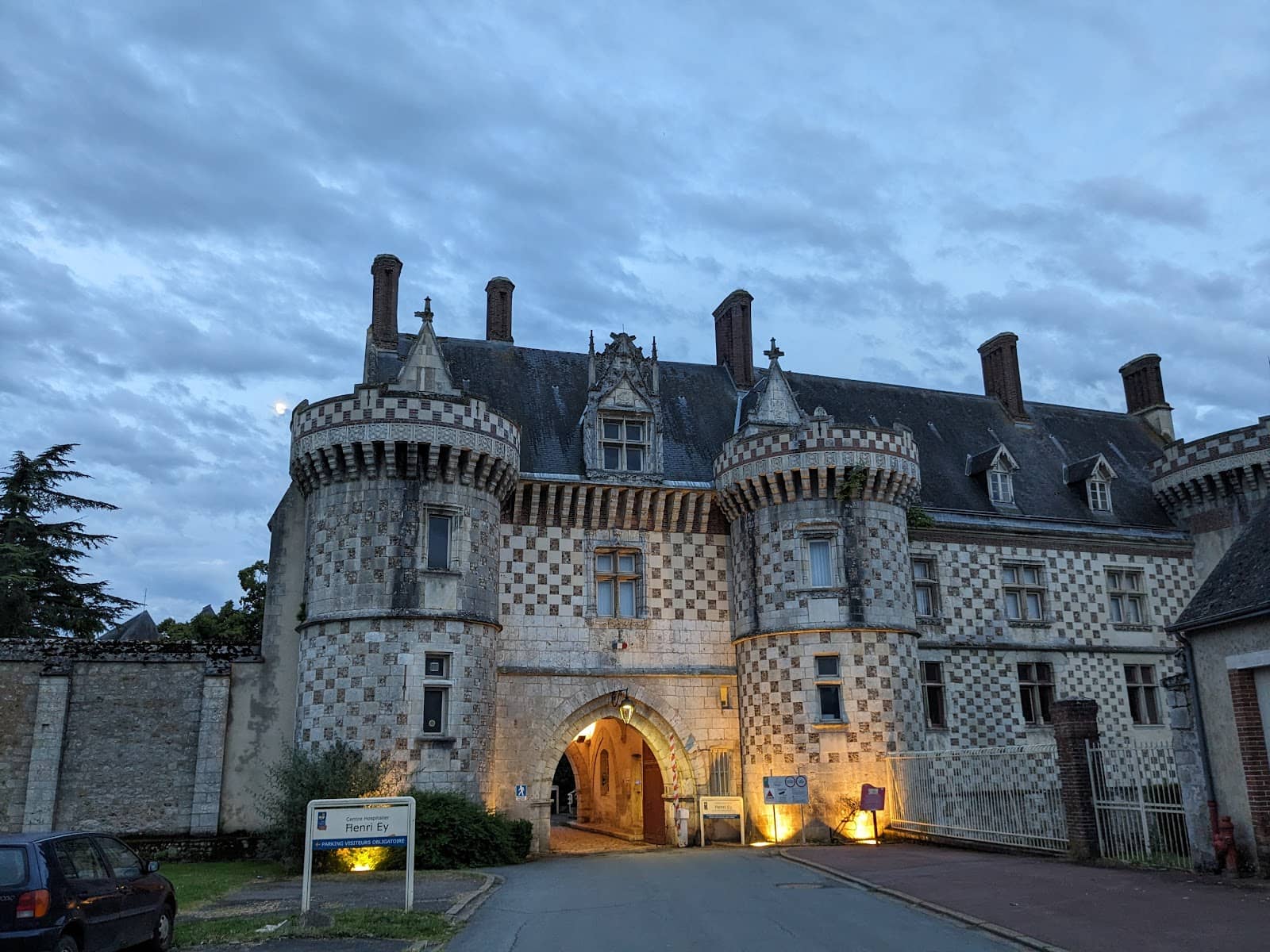 Motorhome Aire by the River