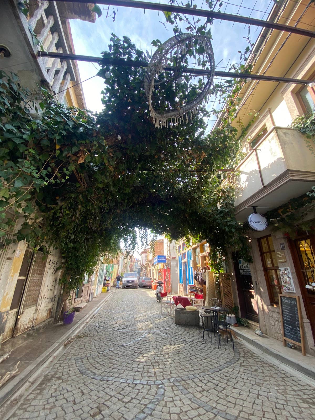 Local Eateries & Desserts