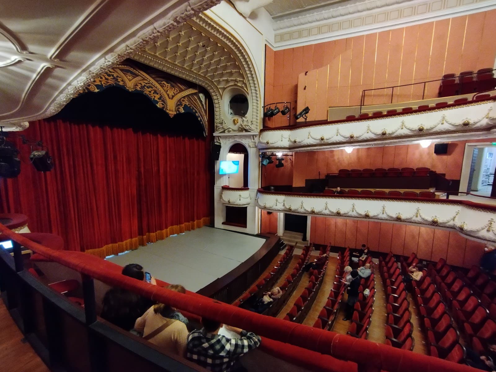 Stoyan Bachvarov Theatre and Opera - Image 1