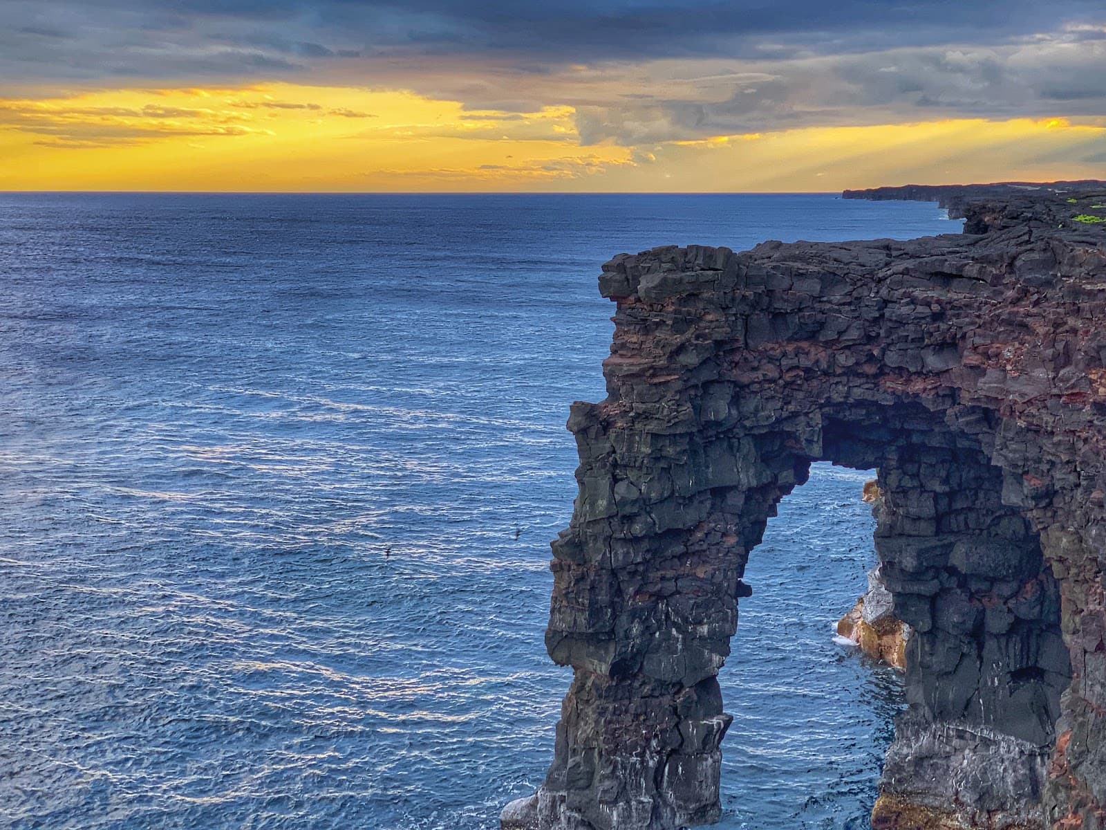 Hōlei Sea Arch - Image 1