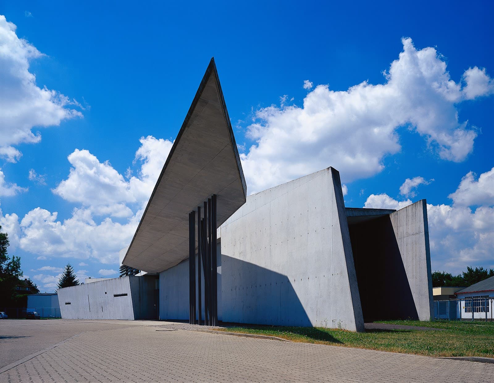 Vitra Fire Station (Zaha Hadid) - Image 1