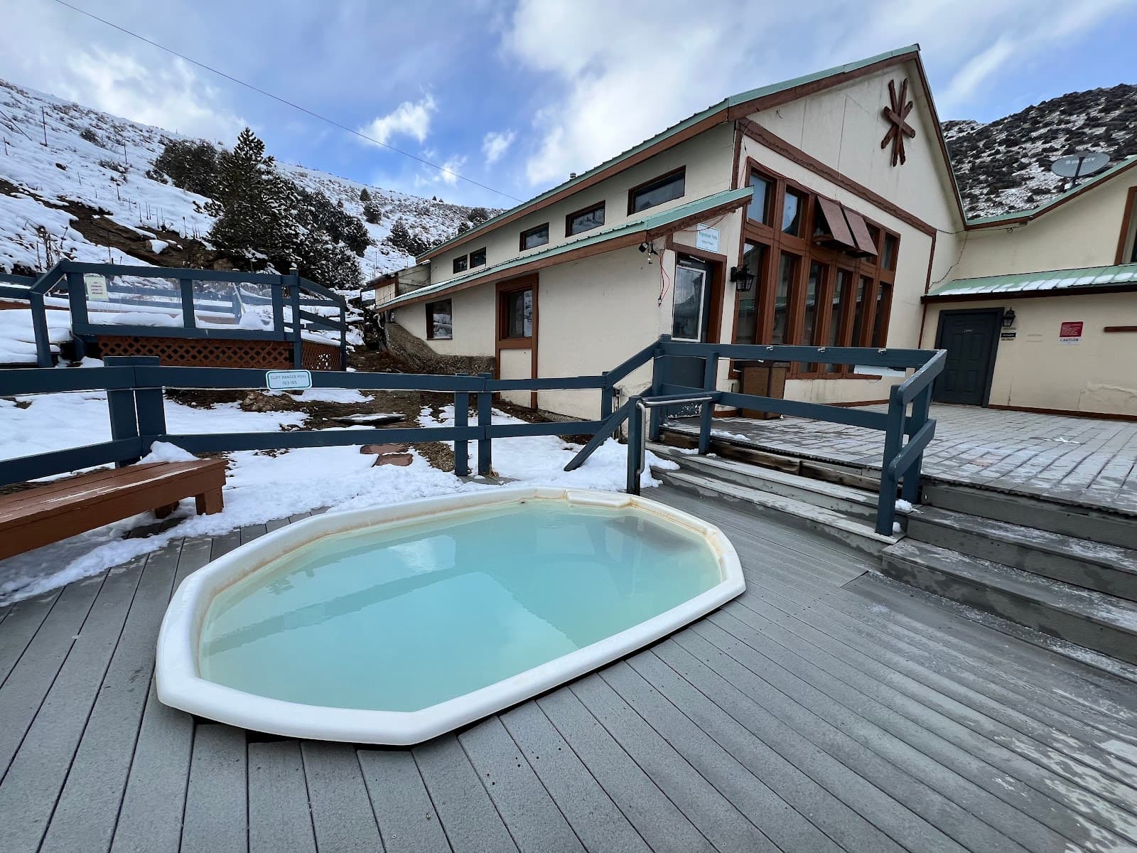 Hot Sulphur Springs Resort & Spa - Image 1