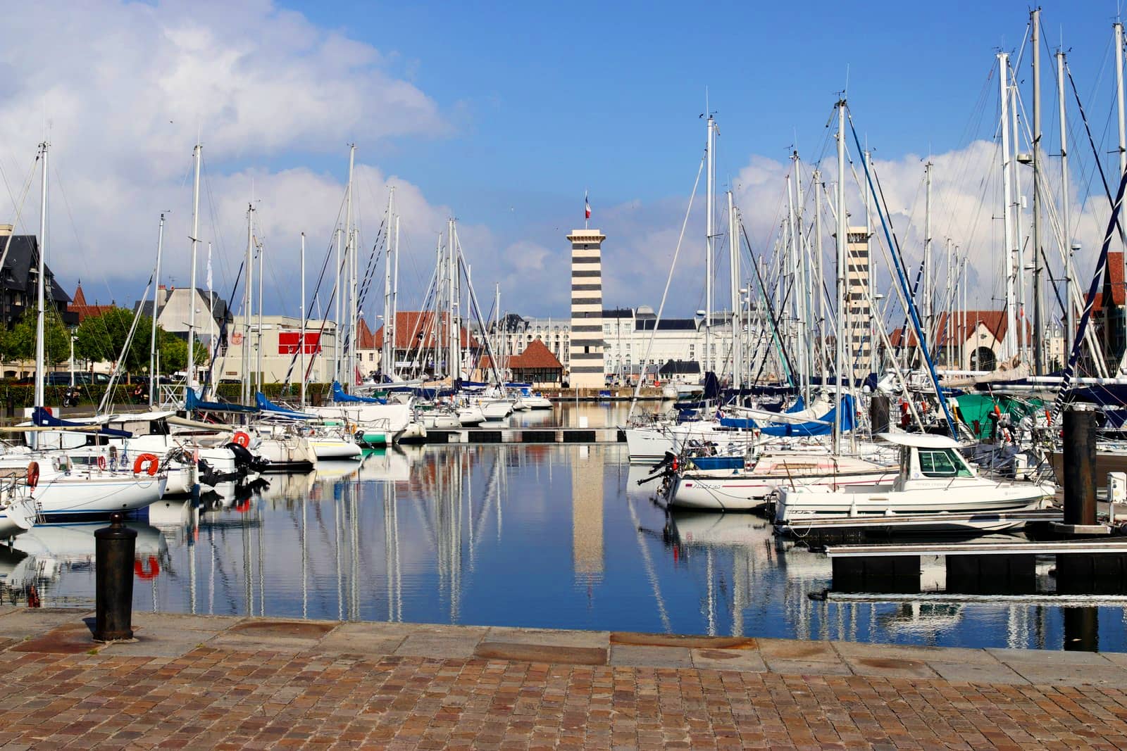 Proximity to Deauville & Trouville