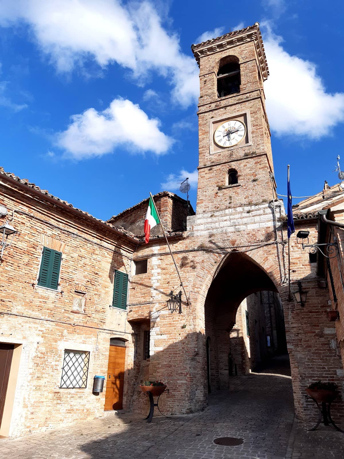 Arcevia's Nine Castles