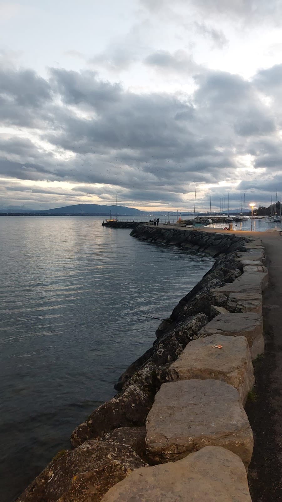 Nyon Port & Rive - Image 1