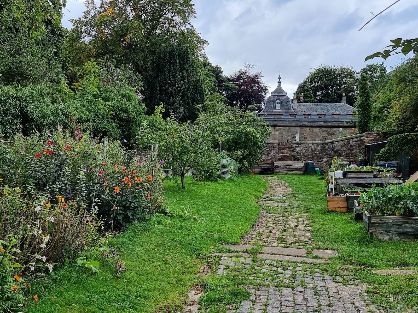 Dr Neil's Garden