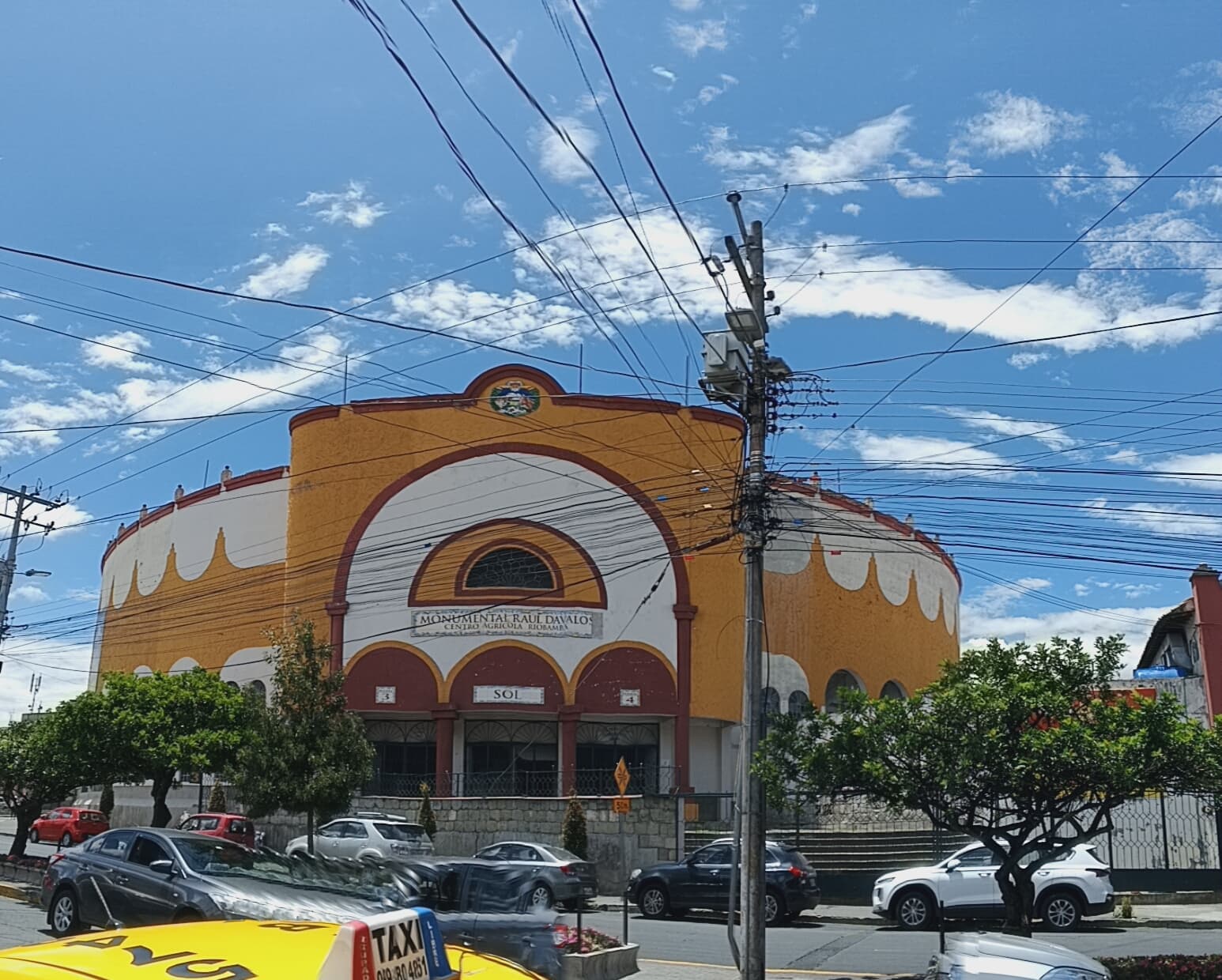Plaza de Toros Raúl Dávalos - Image 1