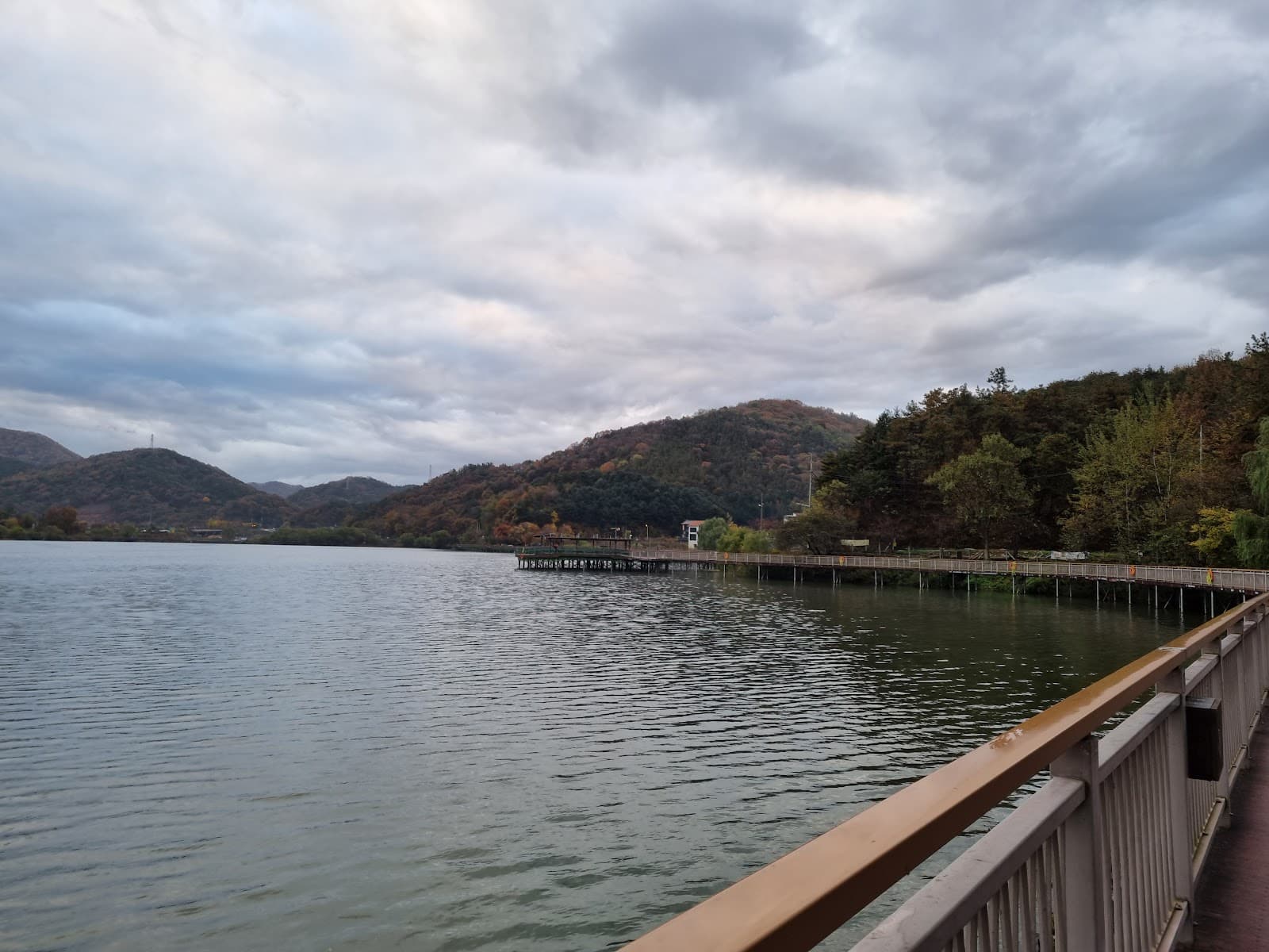 Ajung Lake Park - Image 1