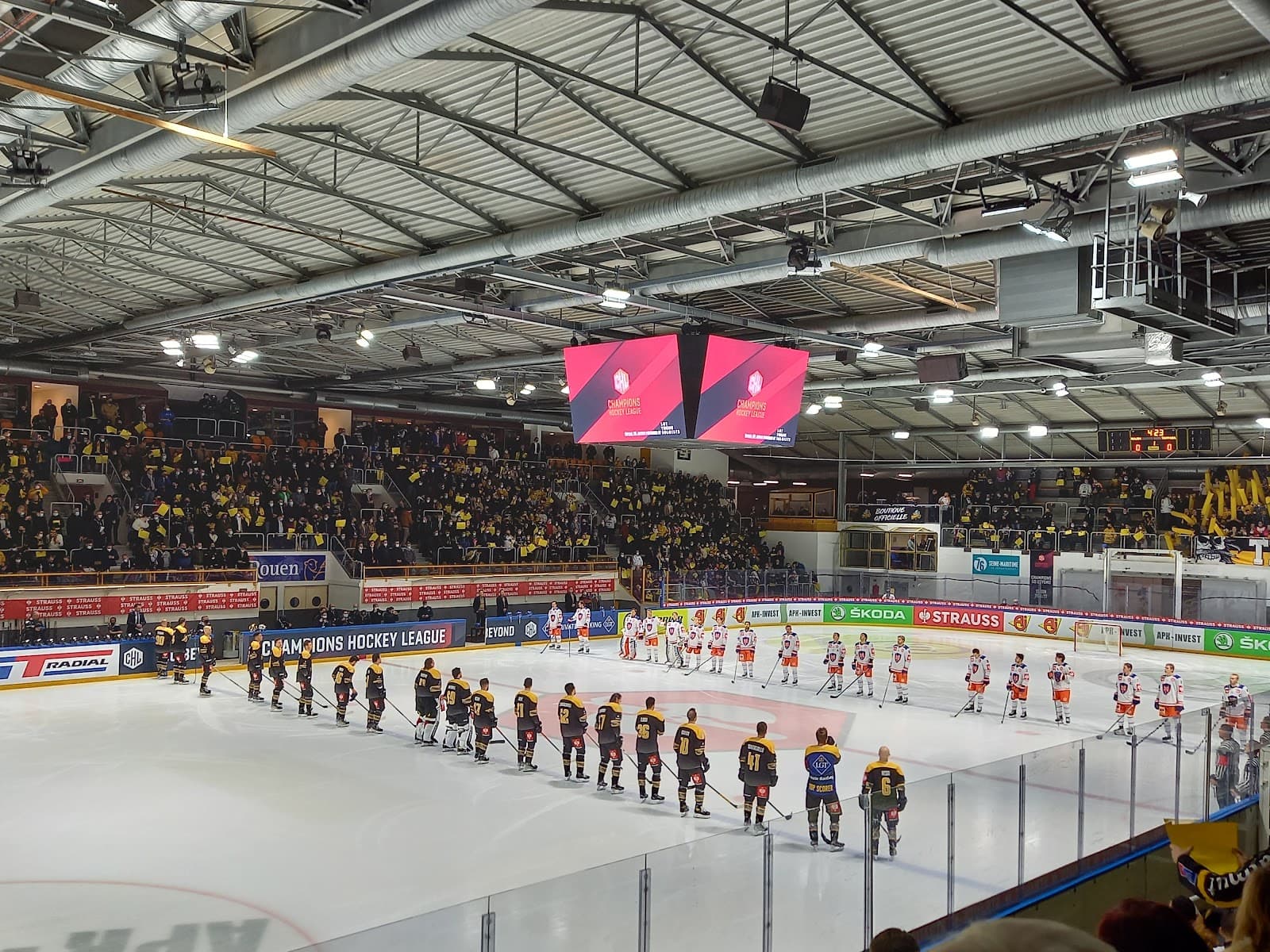 Île Lacroix Ice Rink - Image 1