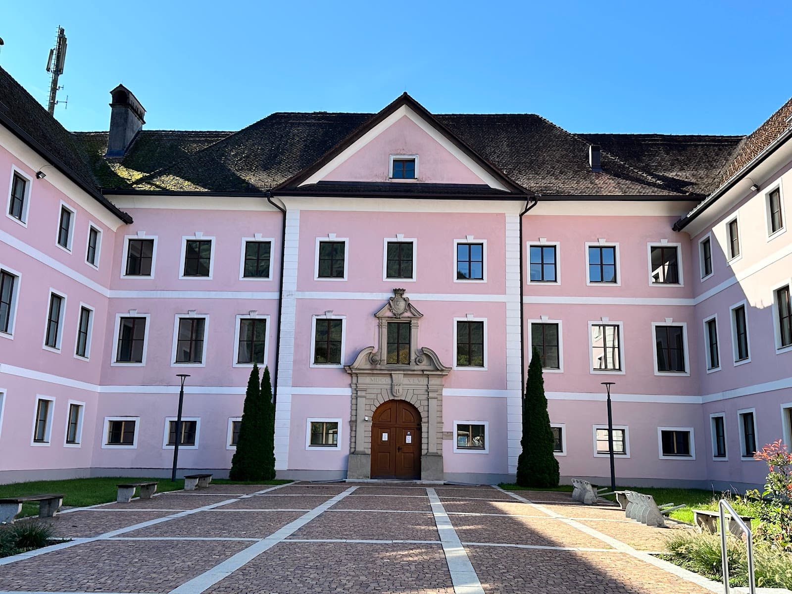 Schloss Gayenhofen - Image 1