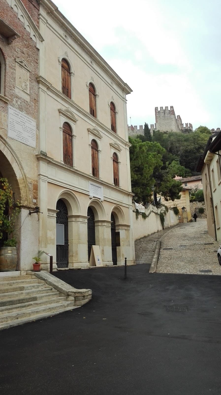 Piazza Antenna - Image 1