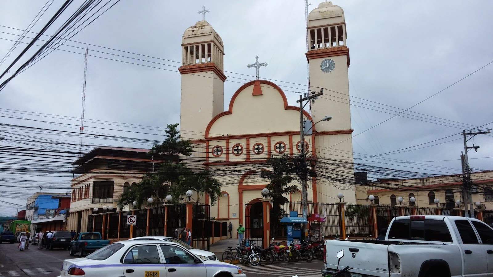 Parque Central La Ceiba - Image 1