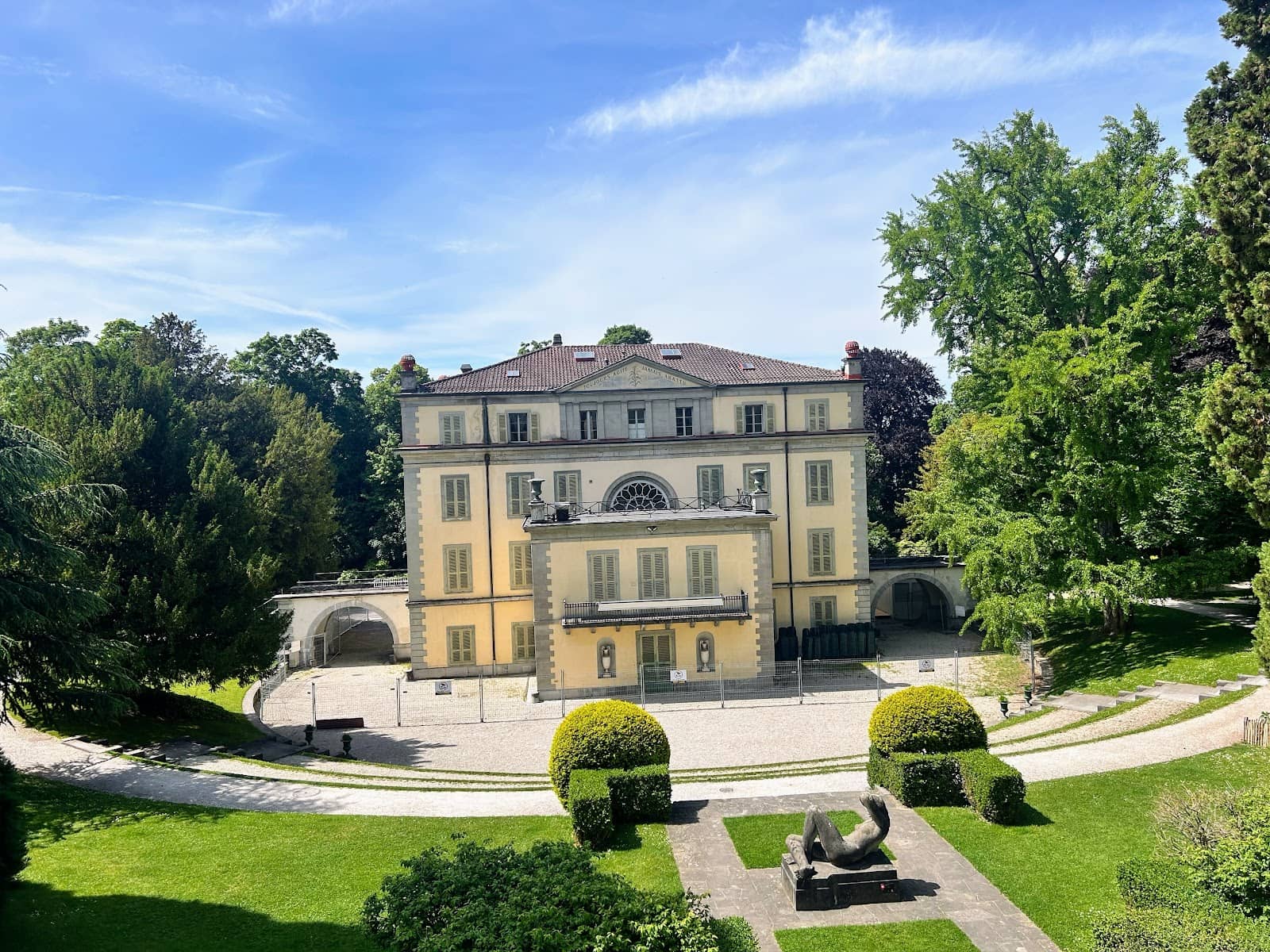 Tranquil Ponds and Fountains