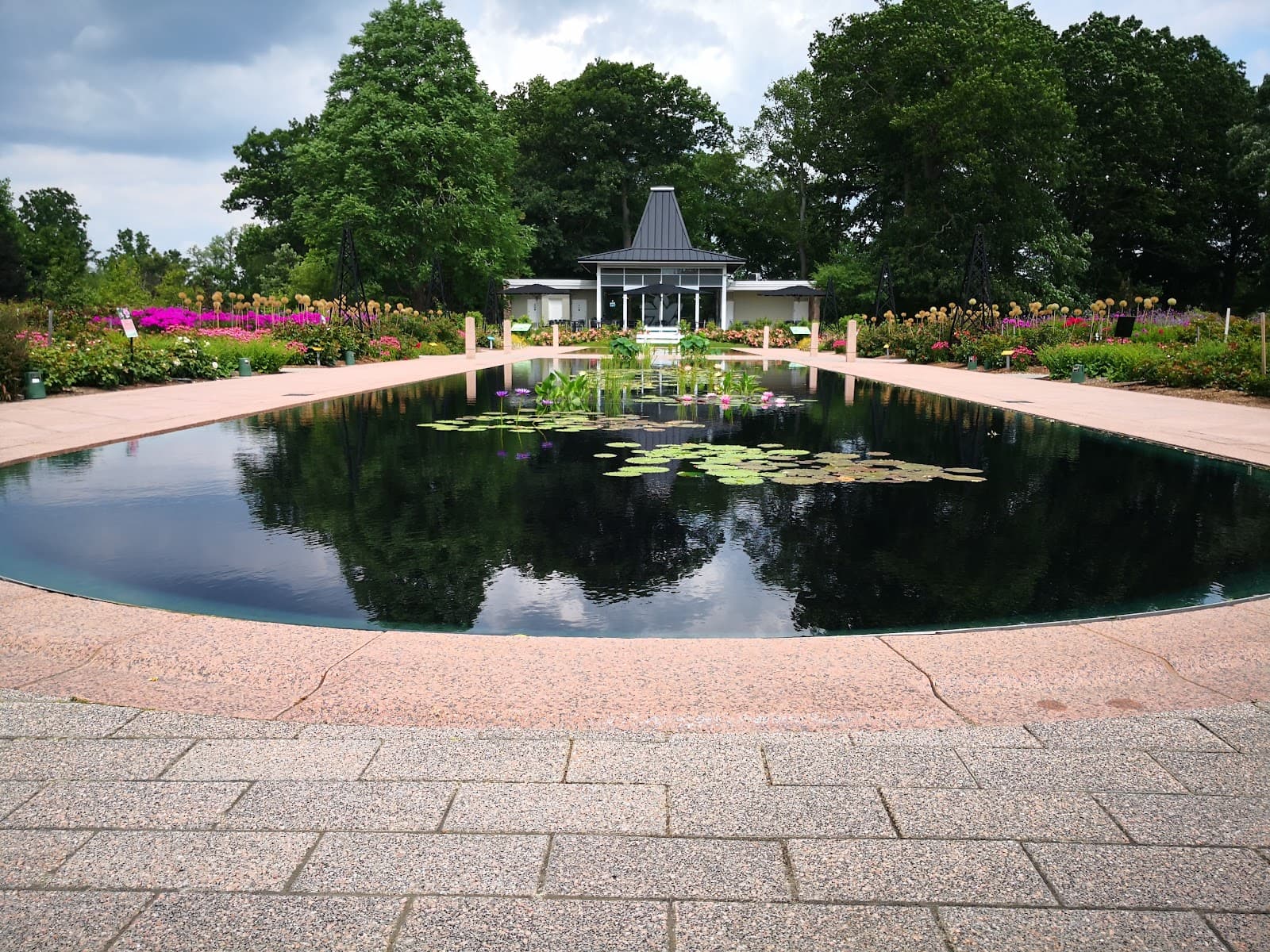 Royal Botanical Gardens - Image 1