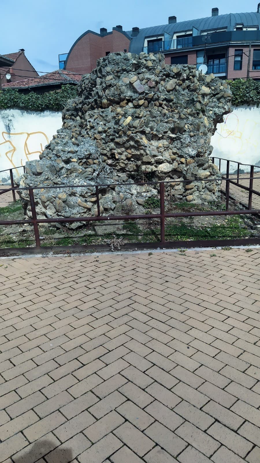 Puente Castro Neighborhood - Image 1