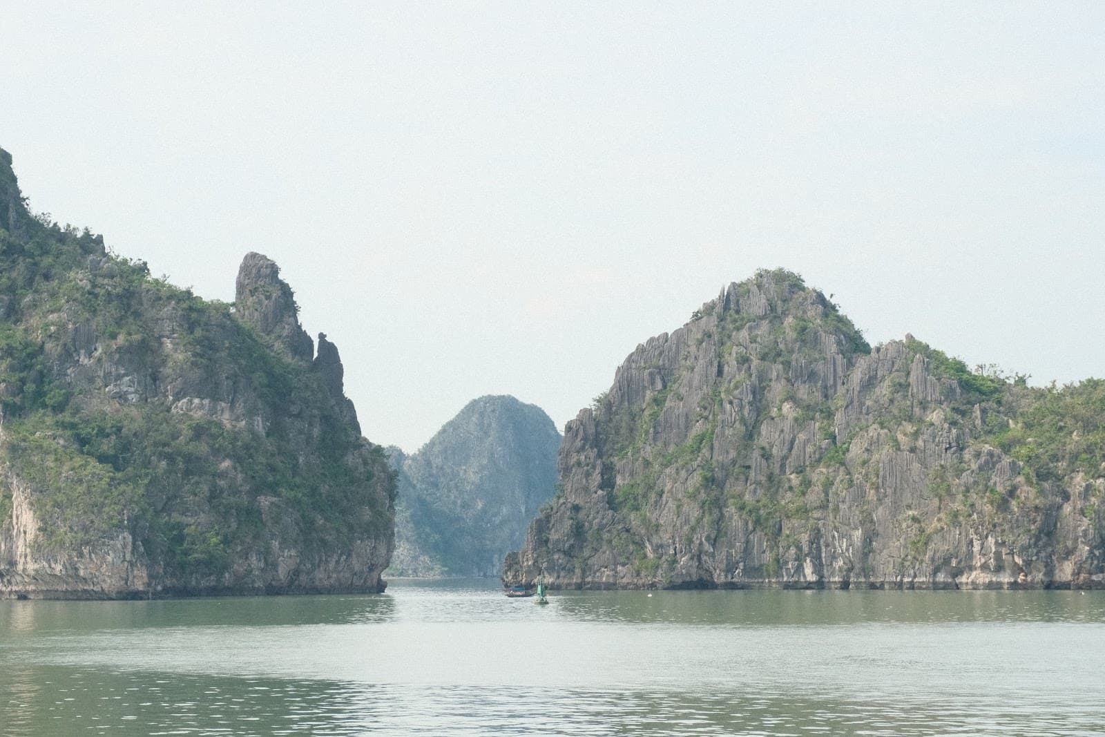 Ba Deo Viewpoint Ha Long - Image 1