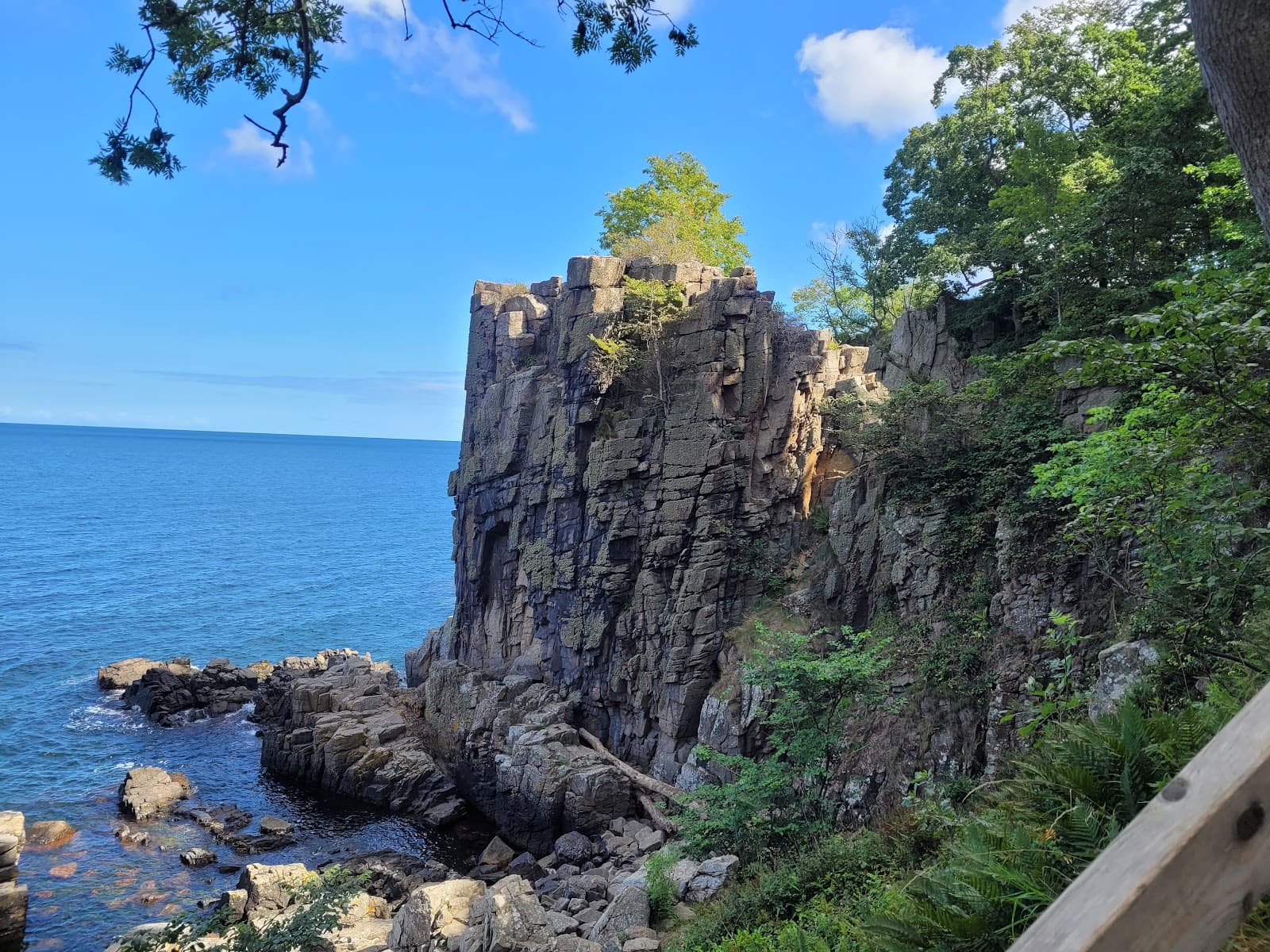 Sorte Gryde Sea Cave - Image 1