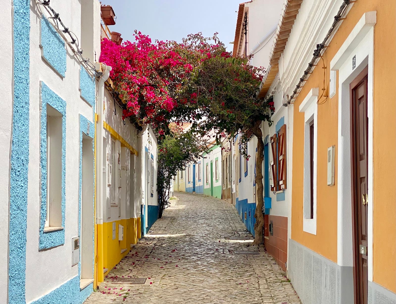 Ferragudo Old Town - Image 1
