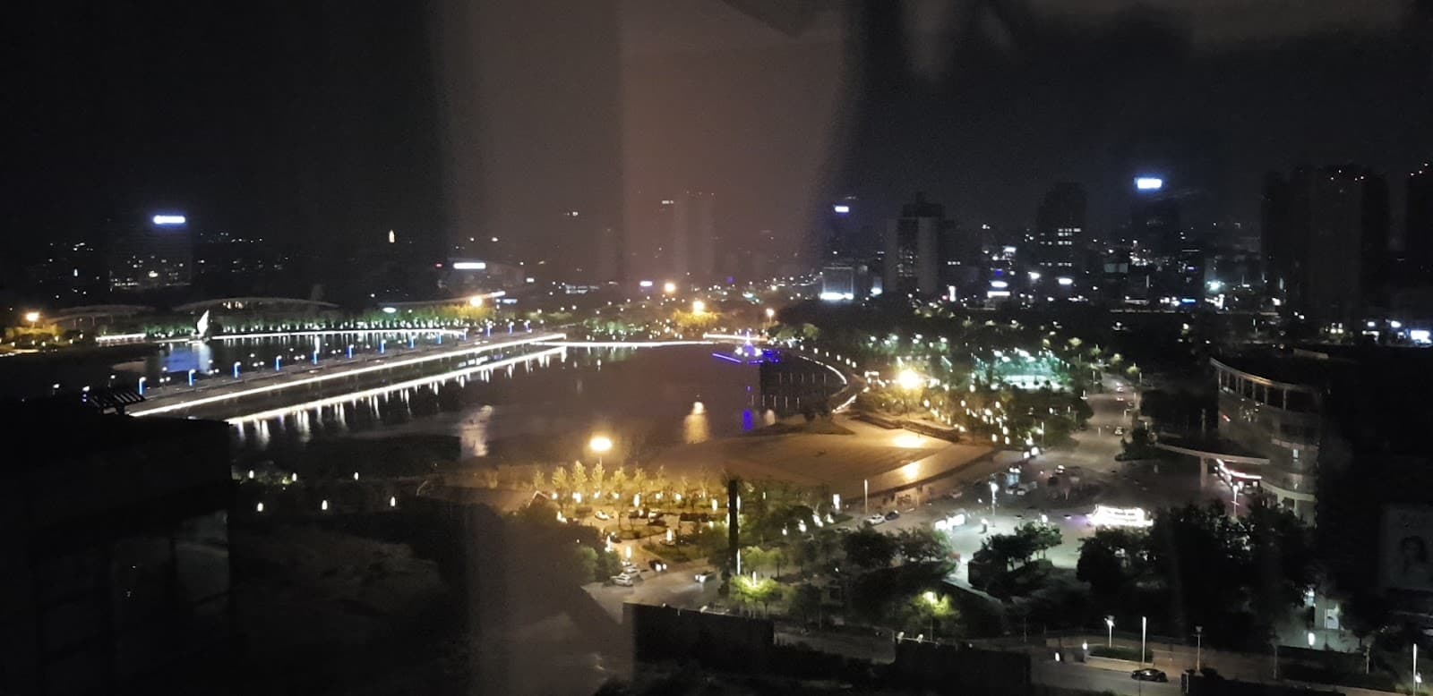 Mingyue Lake Park - Image 1