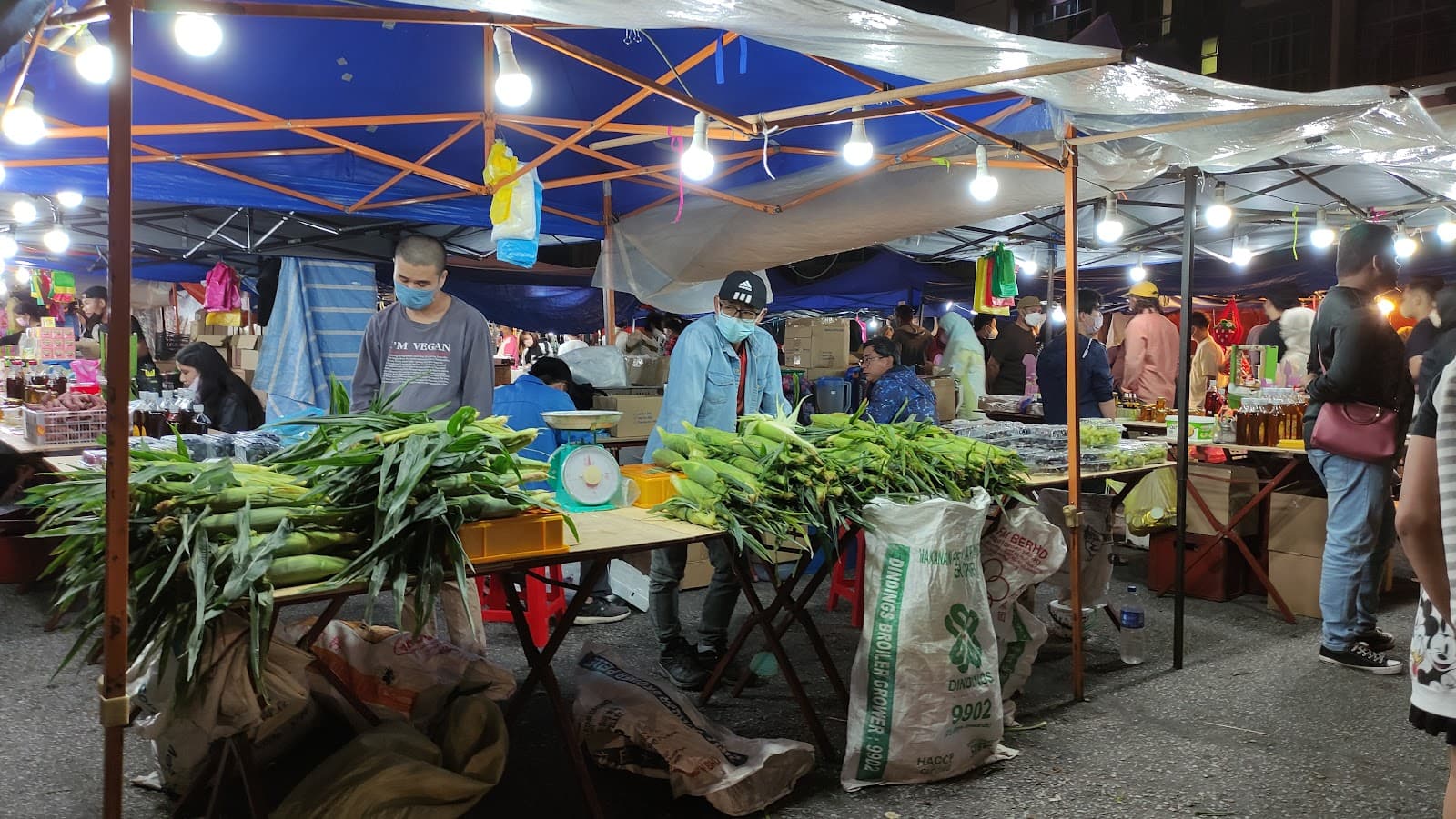 Golden Hills Night Market - Image 1