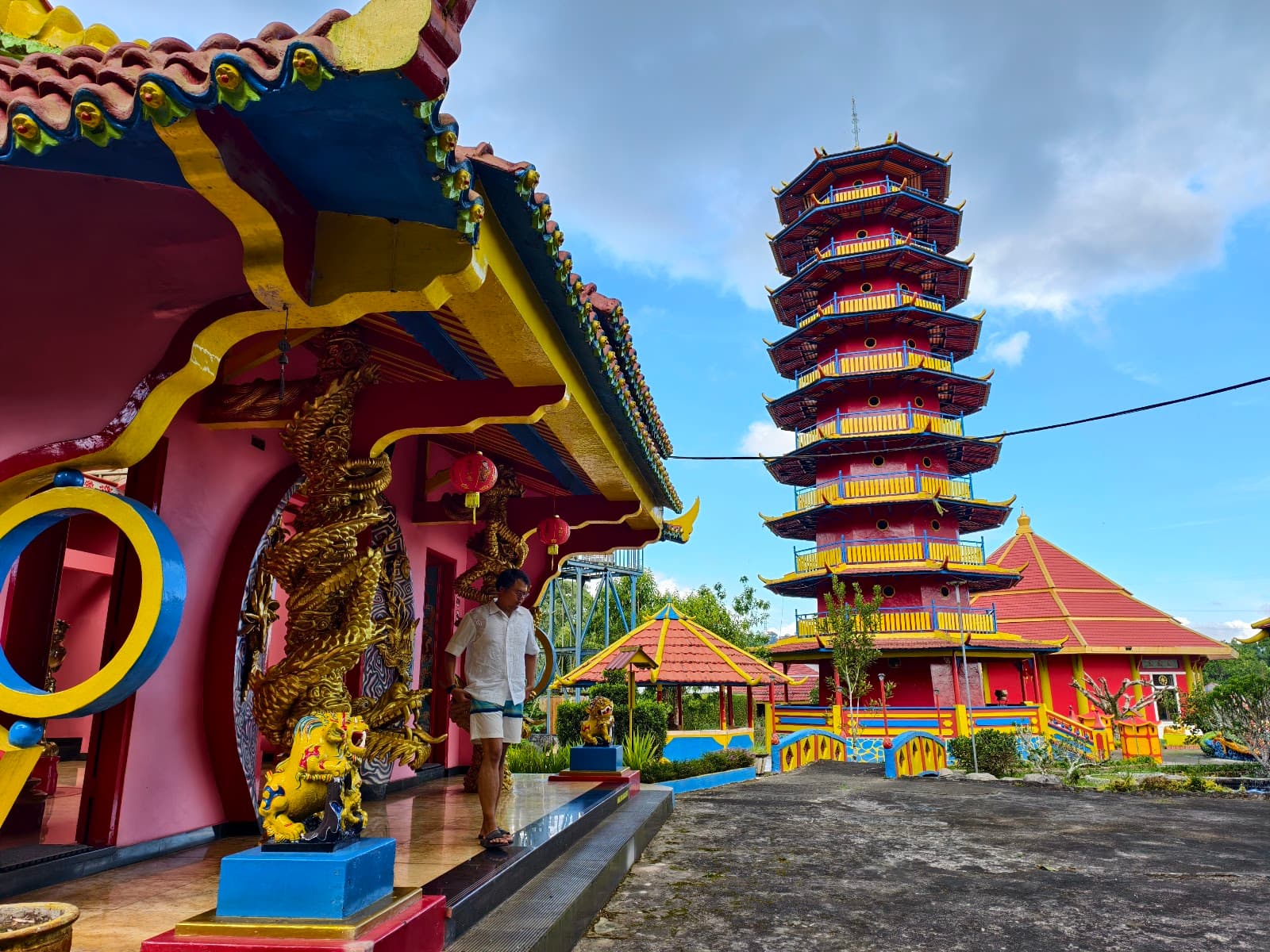 Vihara Buddhayana Ekayana (Pagoda) - Image 1