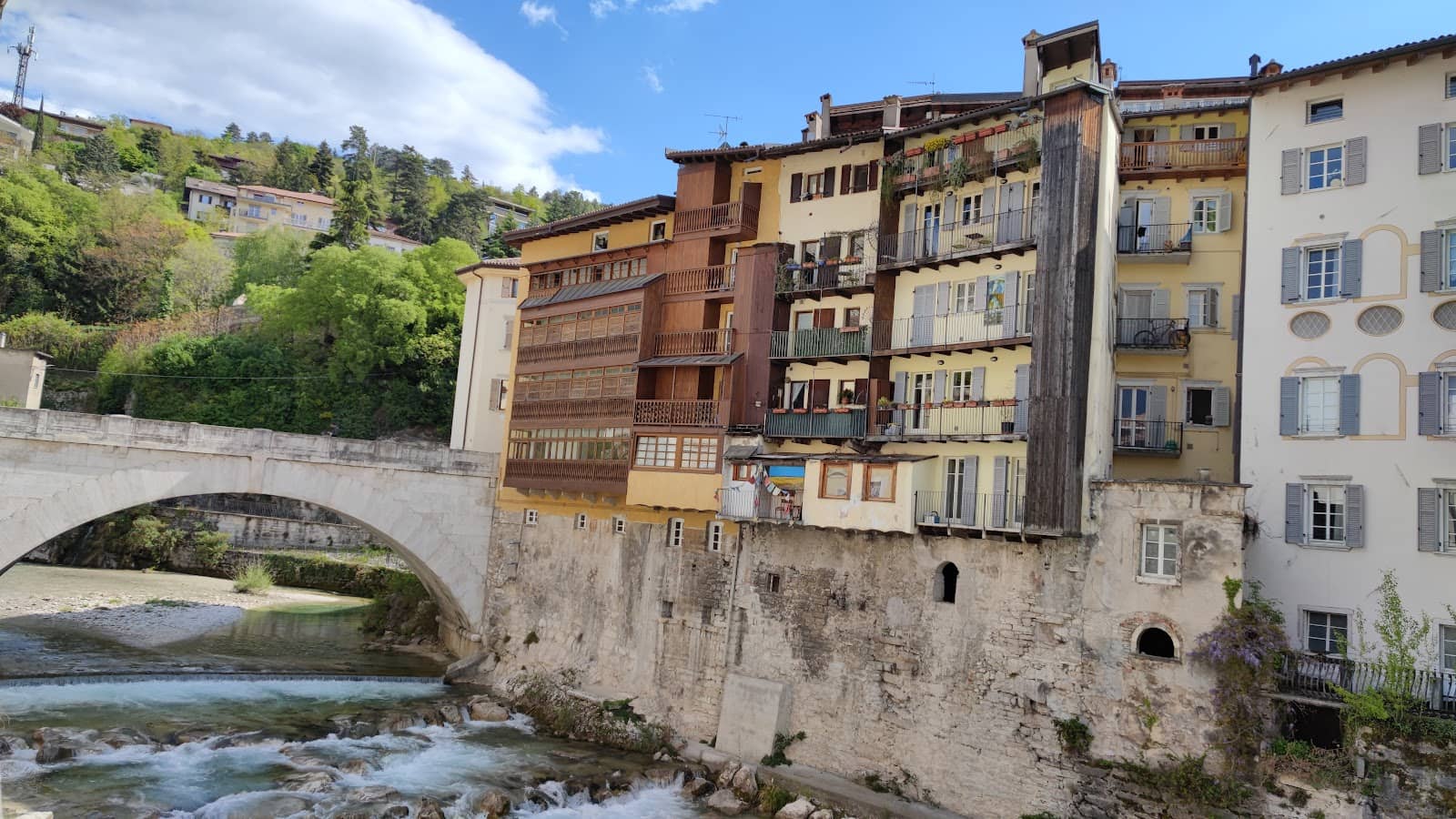 Torrente Leno Scenery