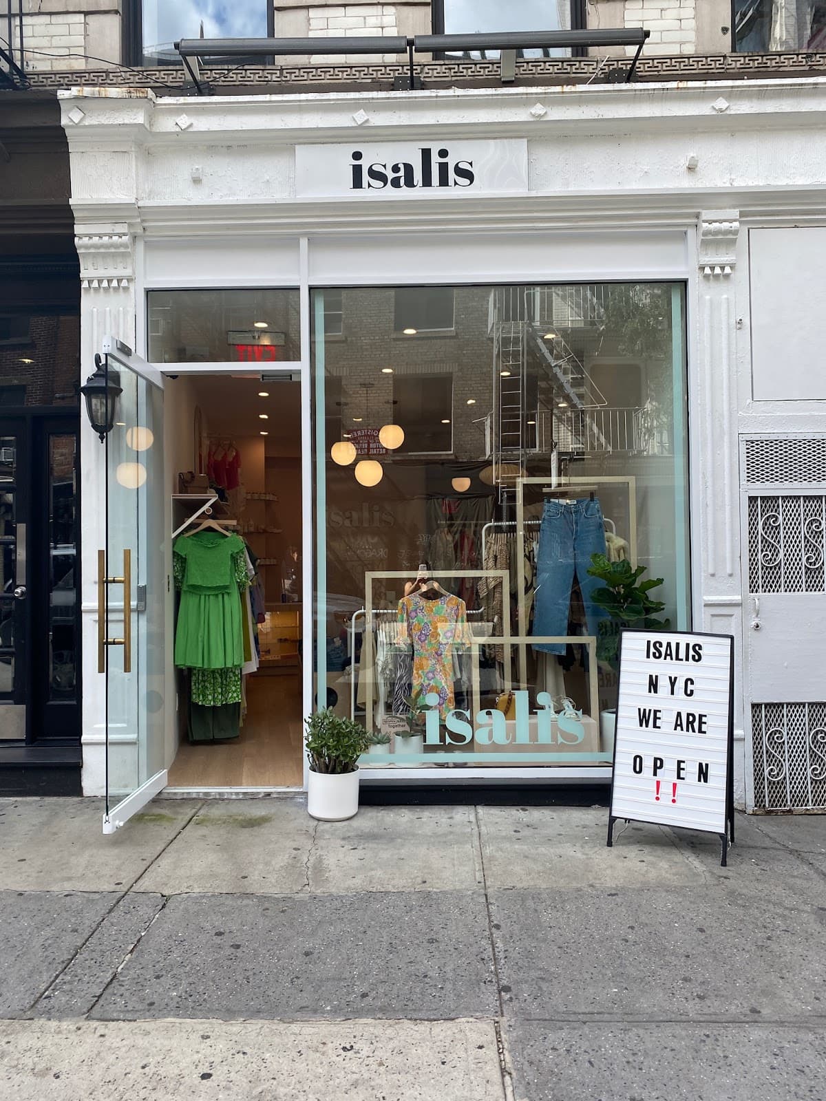 Isalis - Image 1