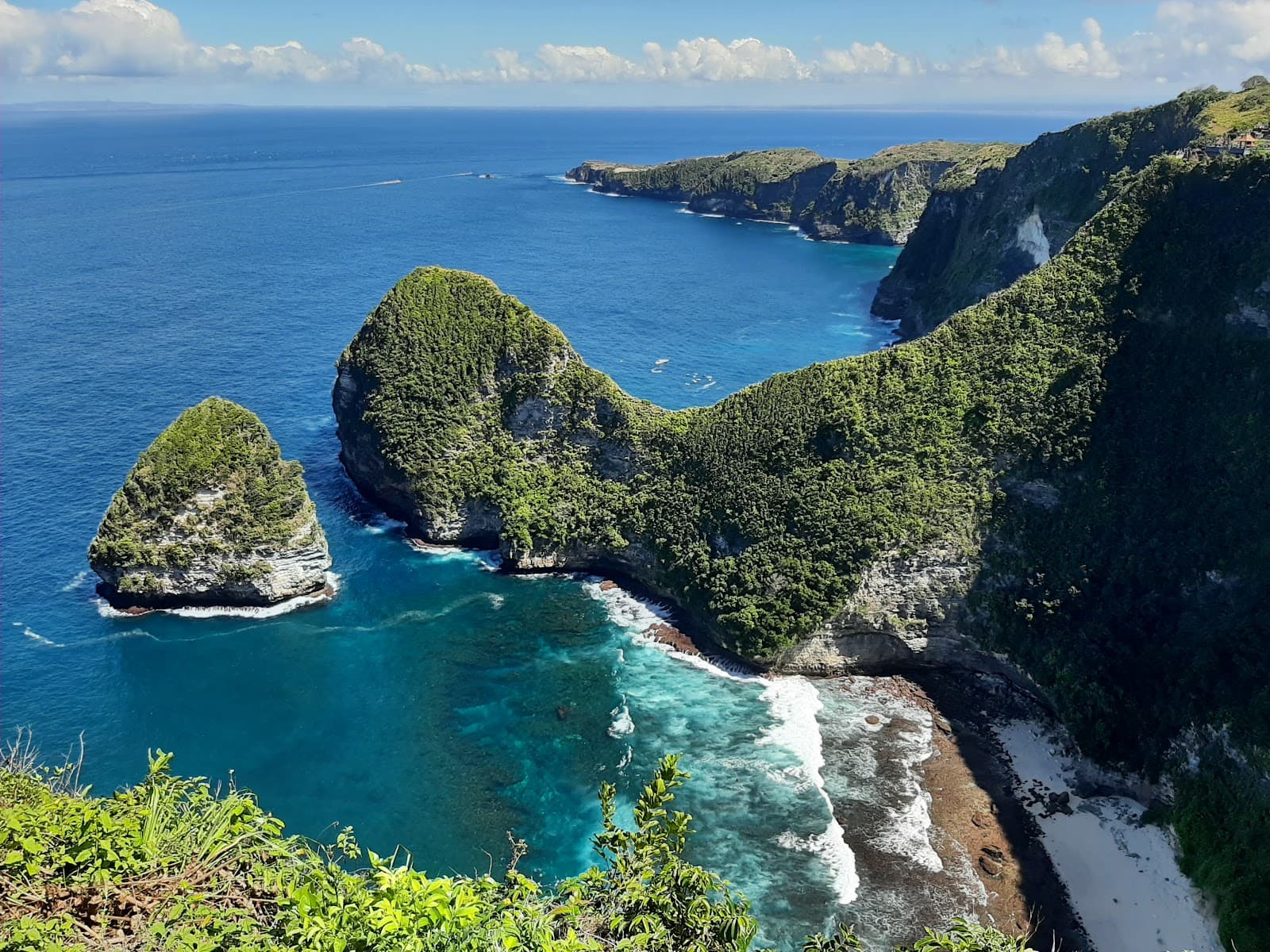 Paluang Cliff Nusa Penida - Image 1