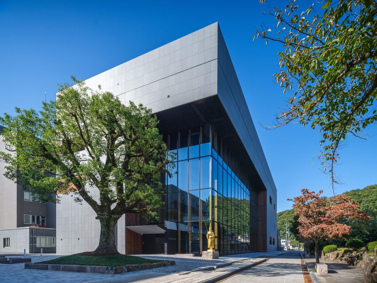 Ibara Denchu Art Museum - Image 1