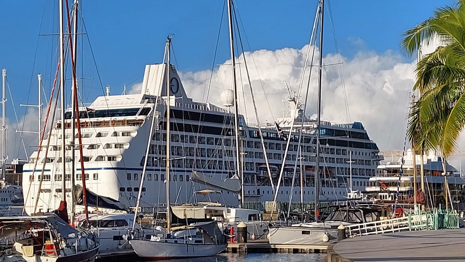 Paofai Neighborhood - Image 1