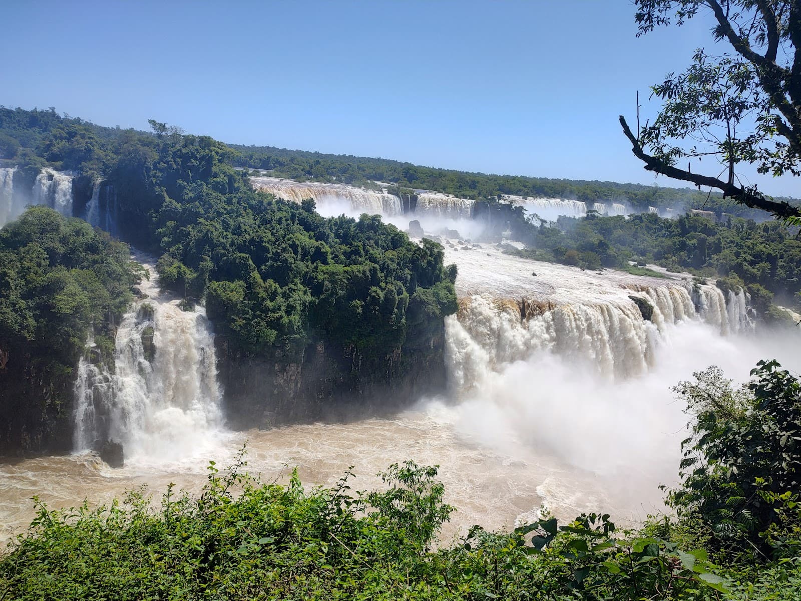 Iguaçu Park Visitor Center Brazil - Image 1