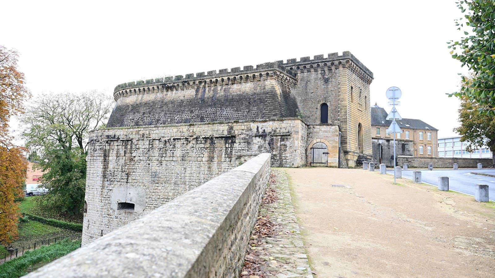 Remparts de Mézières - Image 1