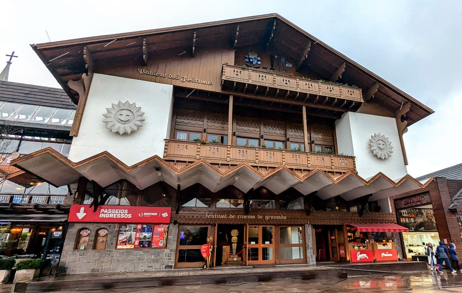 Palácio dos Festivais Gramado - Image 1