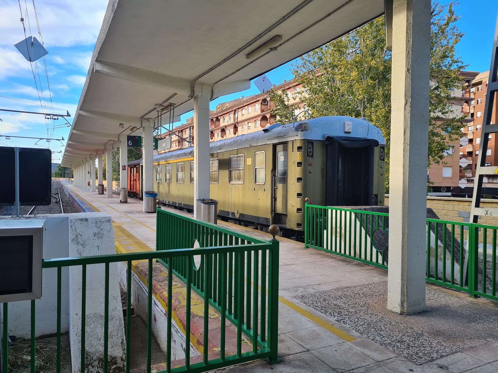 Jaén Railway Station - Image 1