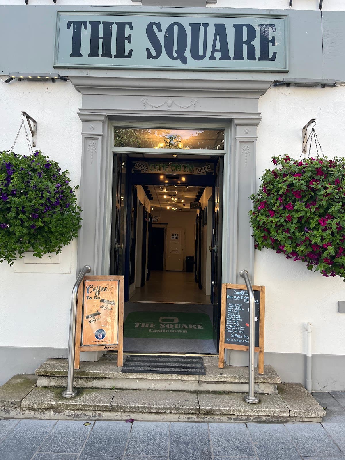 Market Square (Castletown) - Image 1