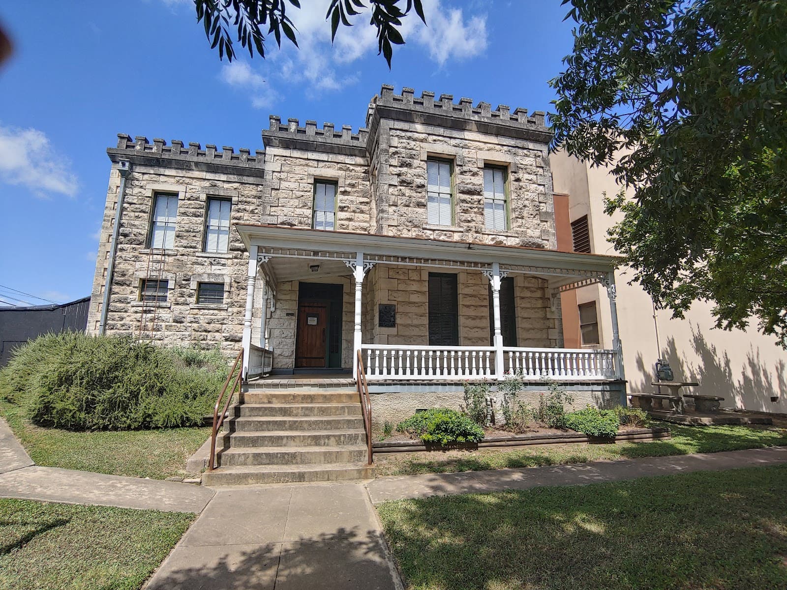 Old Williamson County Jail - Image 1