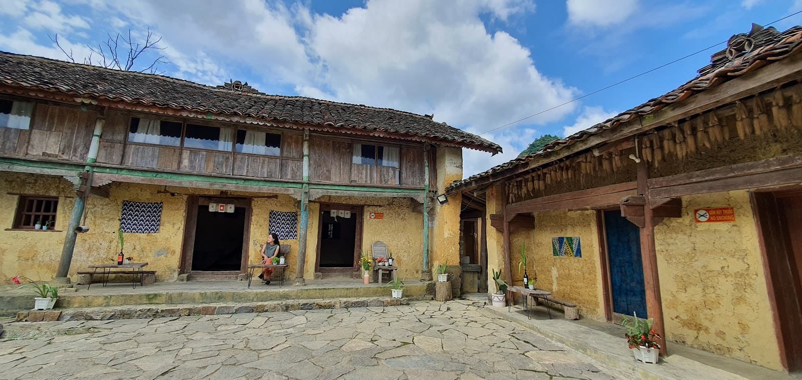 Lo Lo Chai Village - Image 1