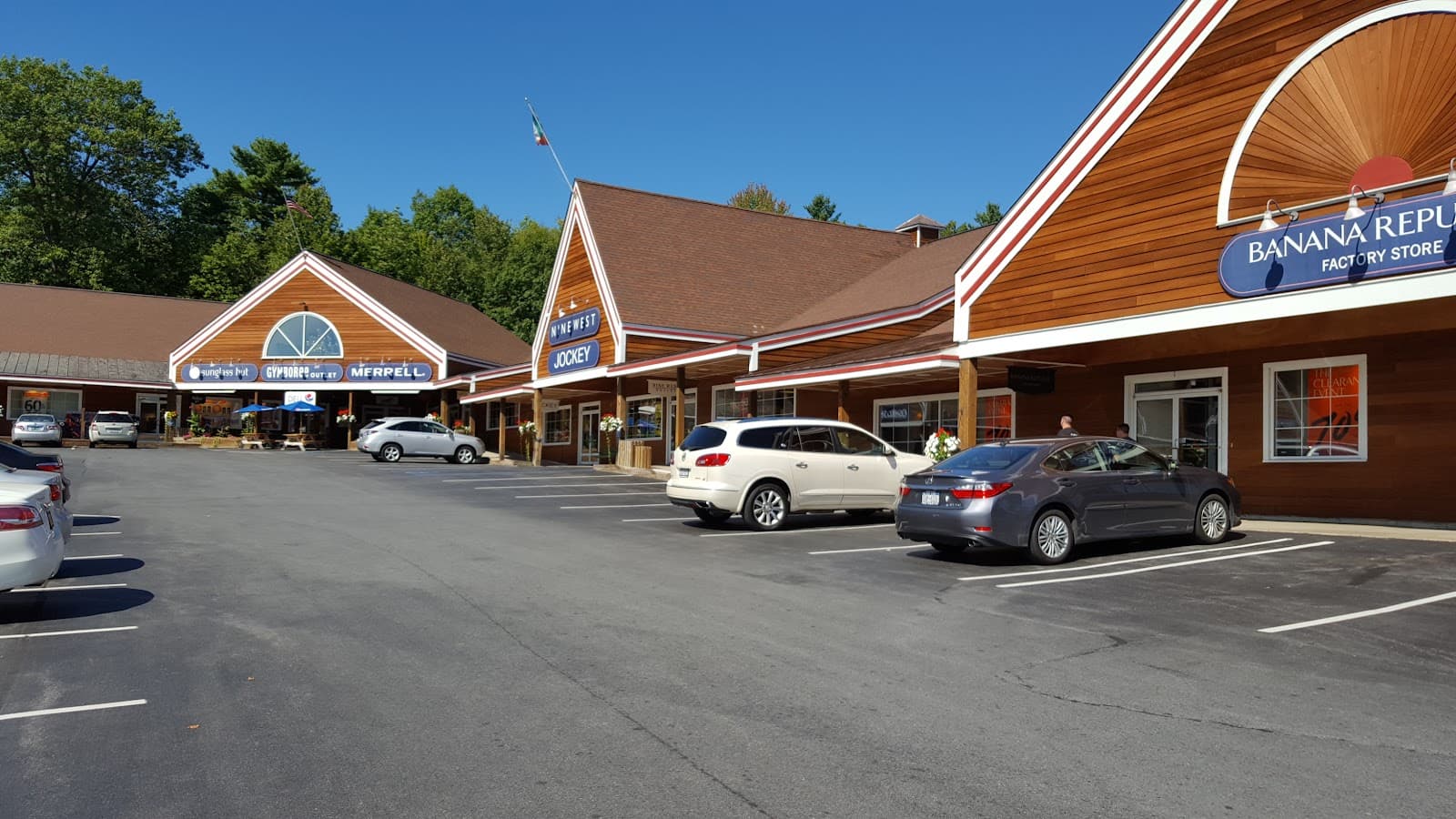 French Mountain Commons - Image 1