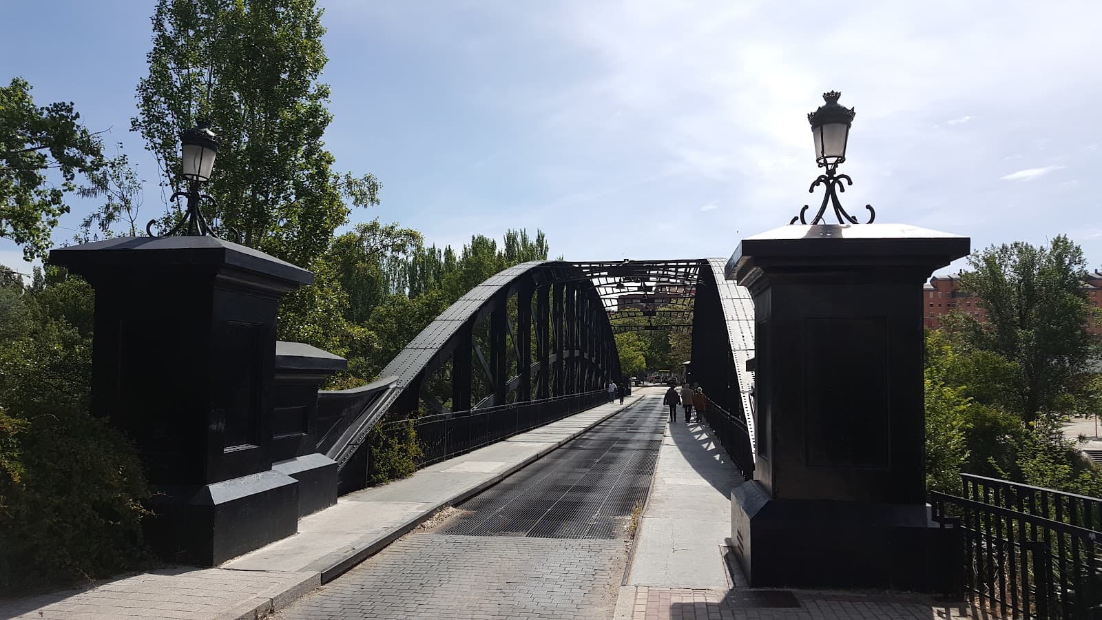 Puente Colgante - Image 1