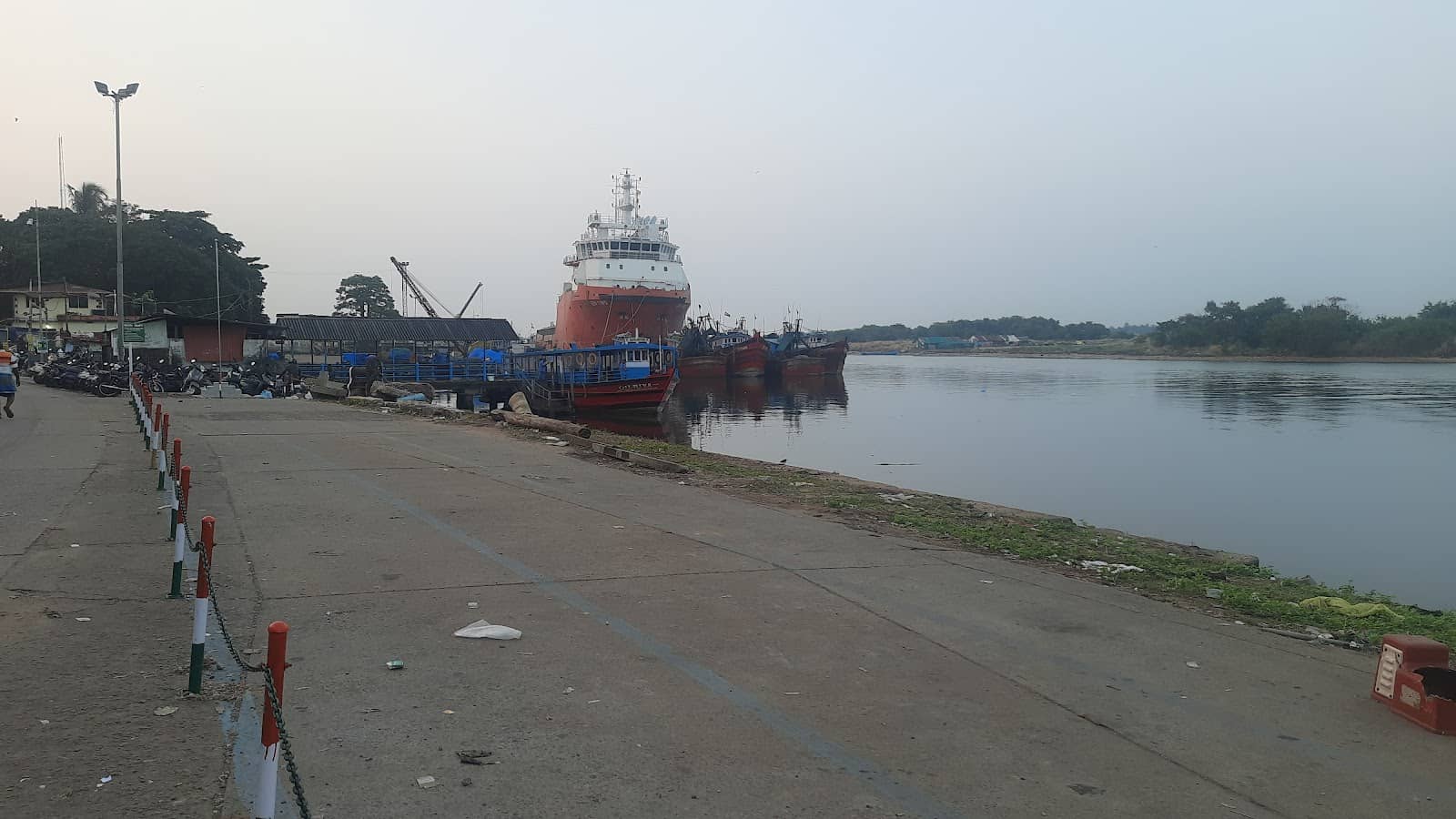 Floating Restaurant Experience
