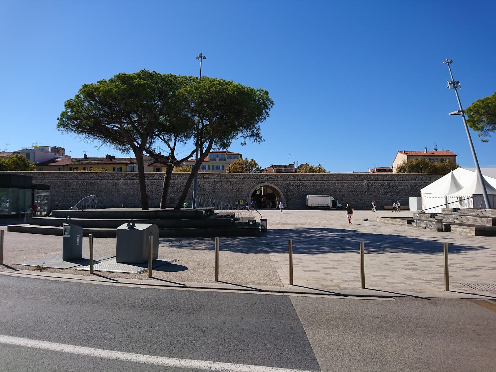 Esplanade du Pré-aux-Pêcheurs - Image 1