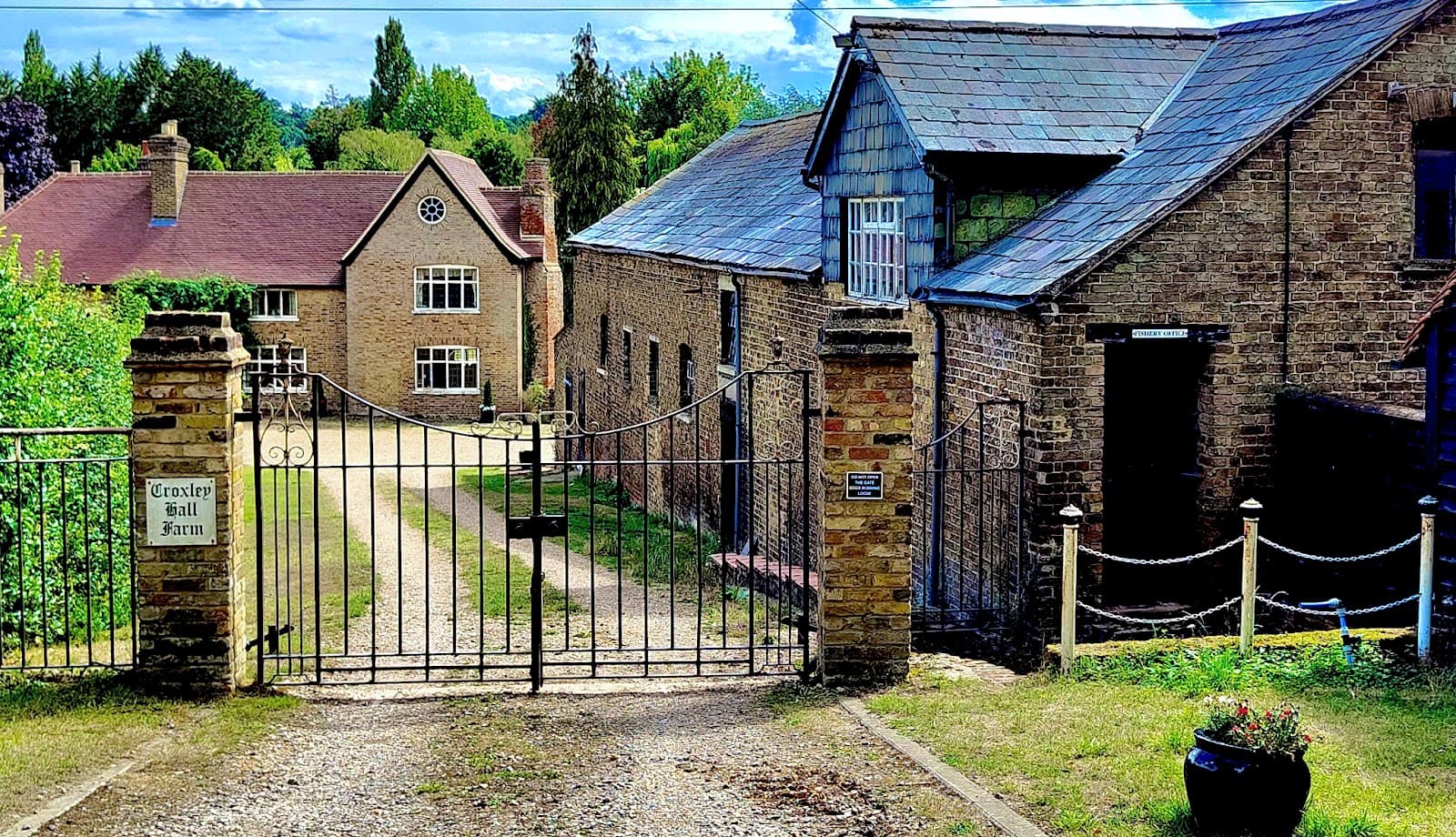 Croxley Great Barn - Image 1