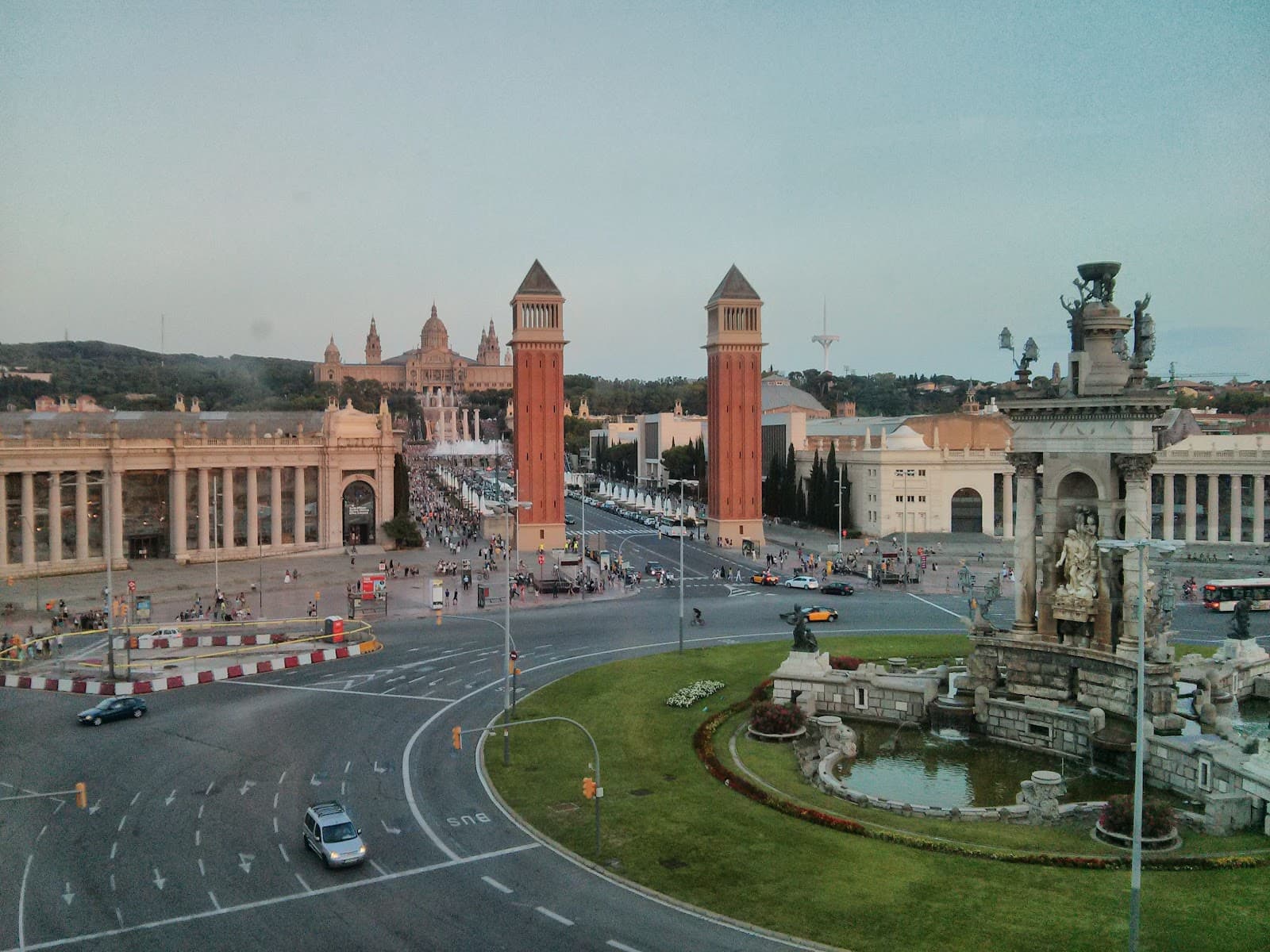 Plaça de Josep Puig i Cadafalch - Image 1