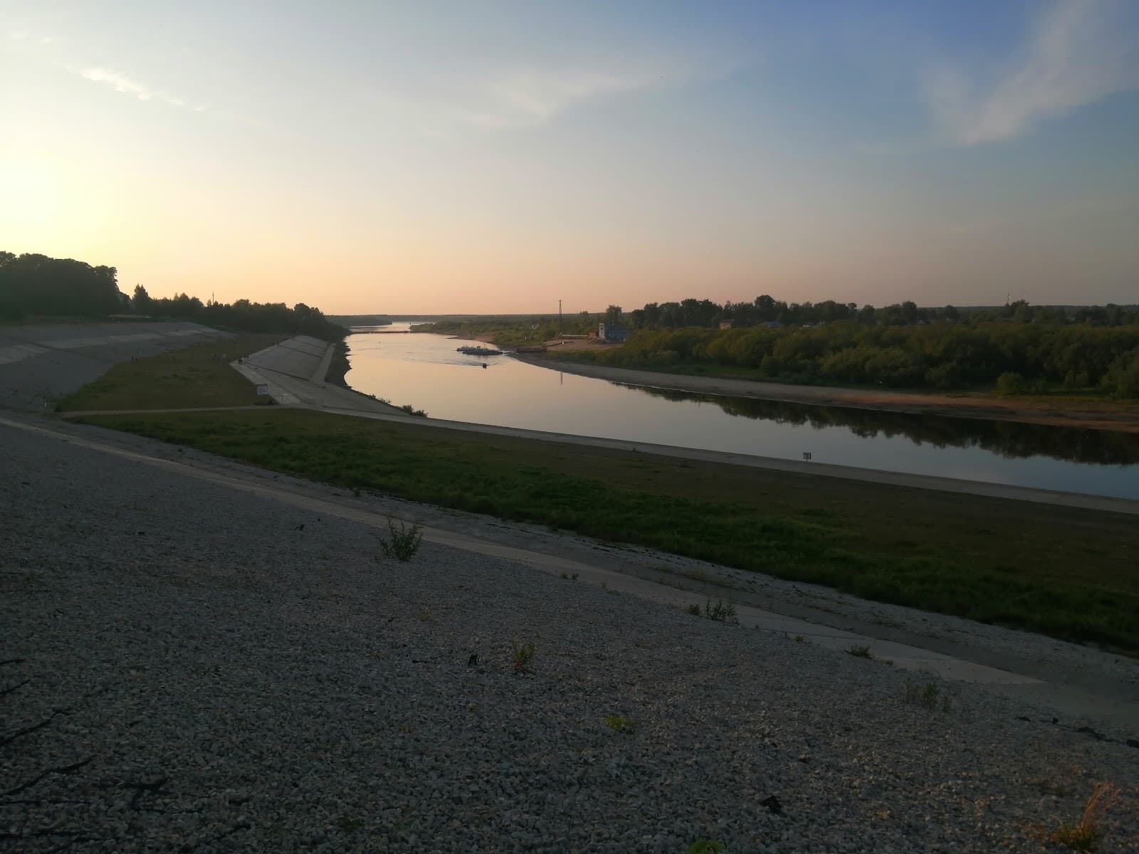 Sysola River Embankment - Image 1