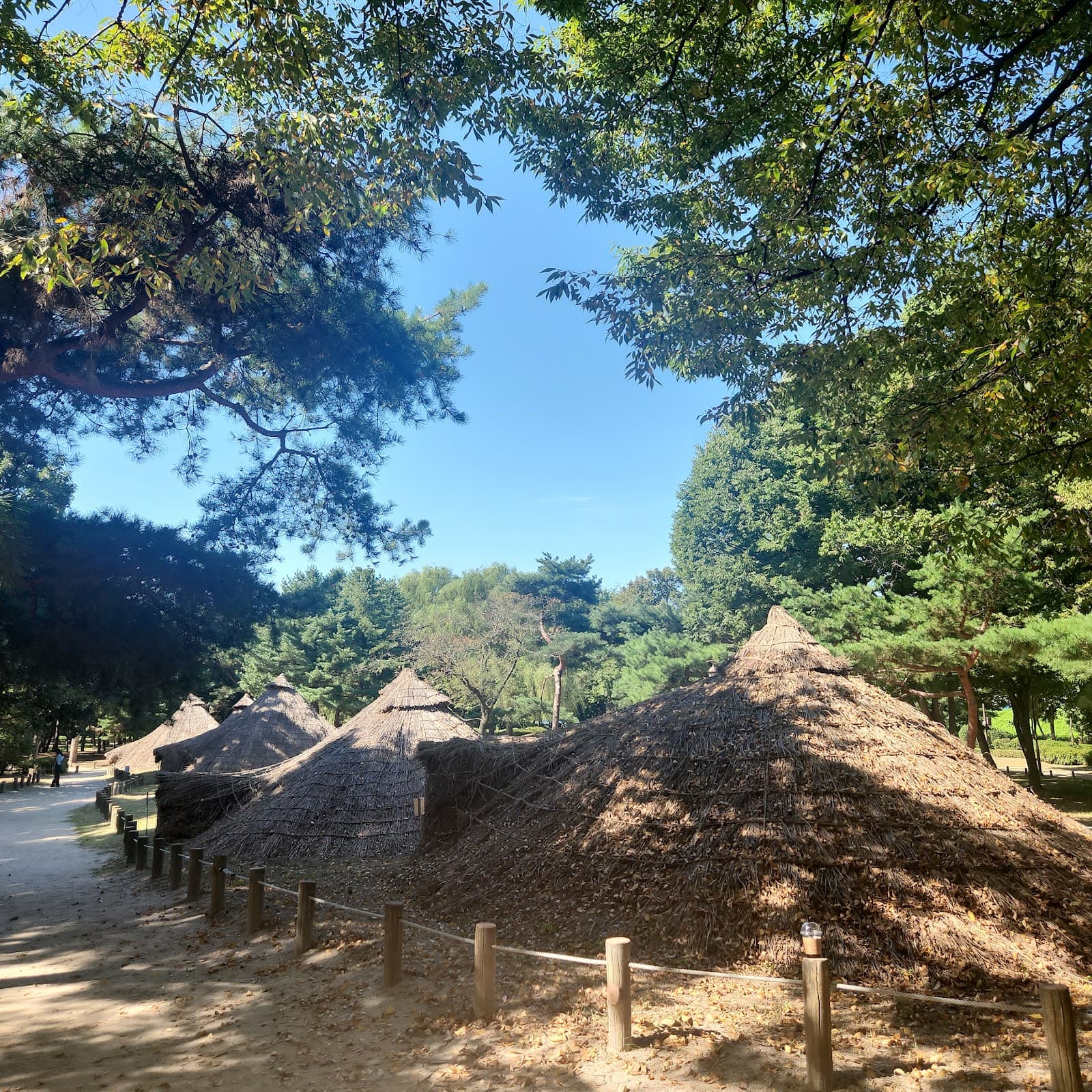 Amsa-dong Prehistoric Settlement Site Seoul - Image 1