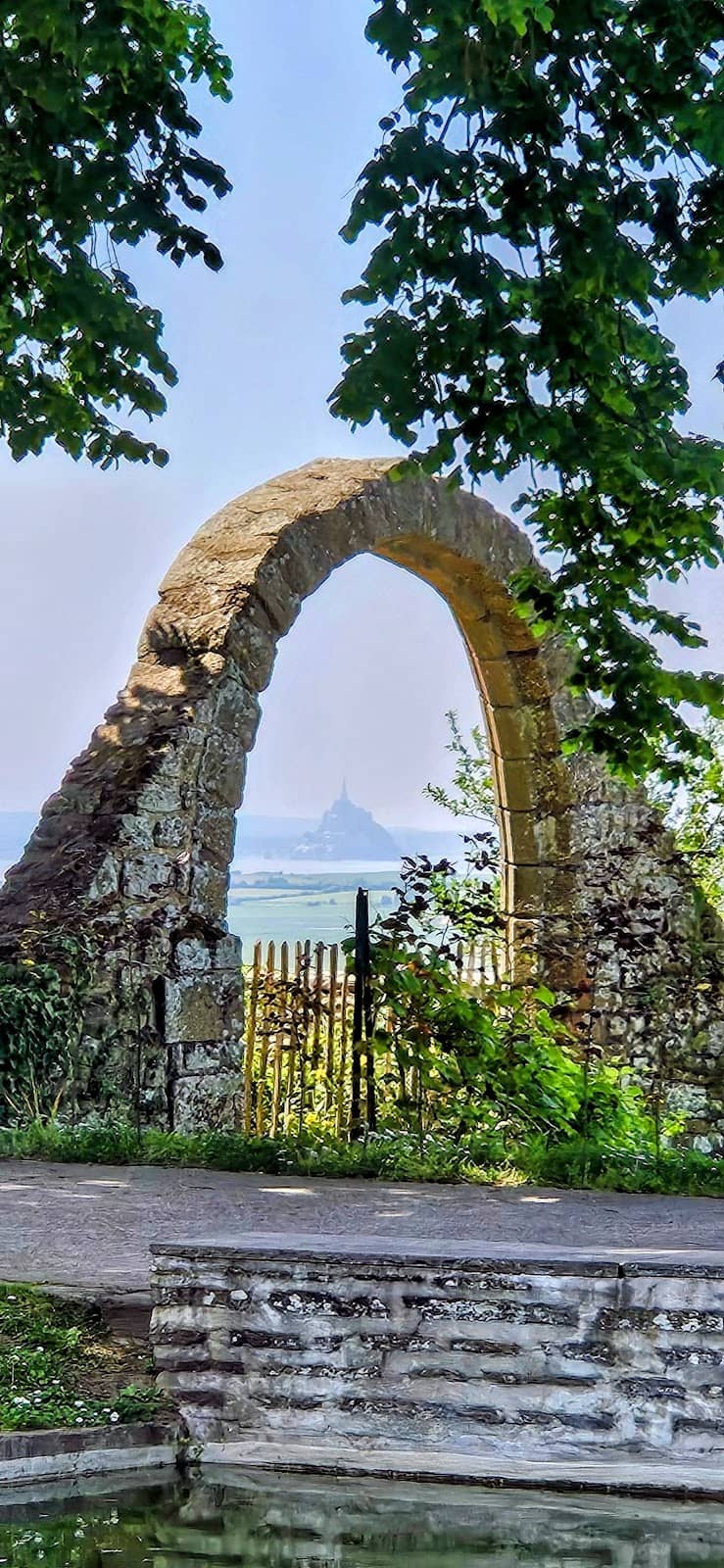 Meandering Sée River Views