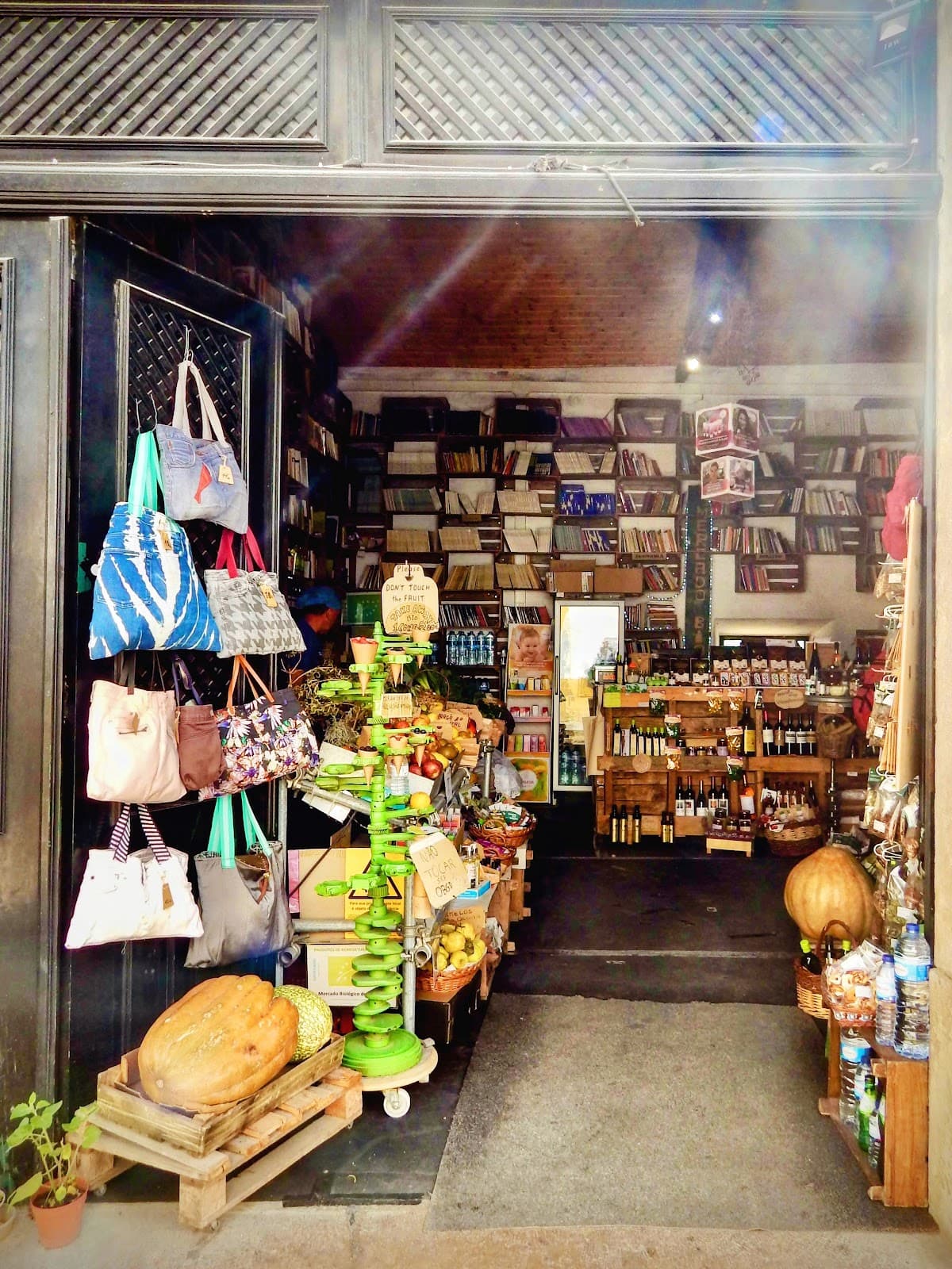 Livraria do Mercado - Image 1