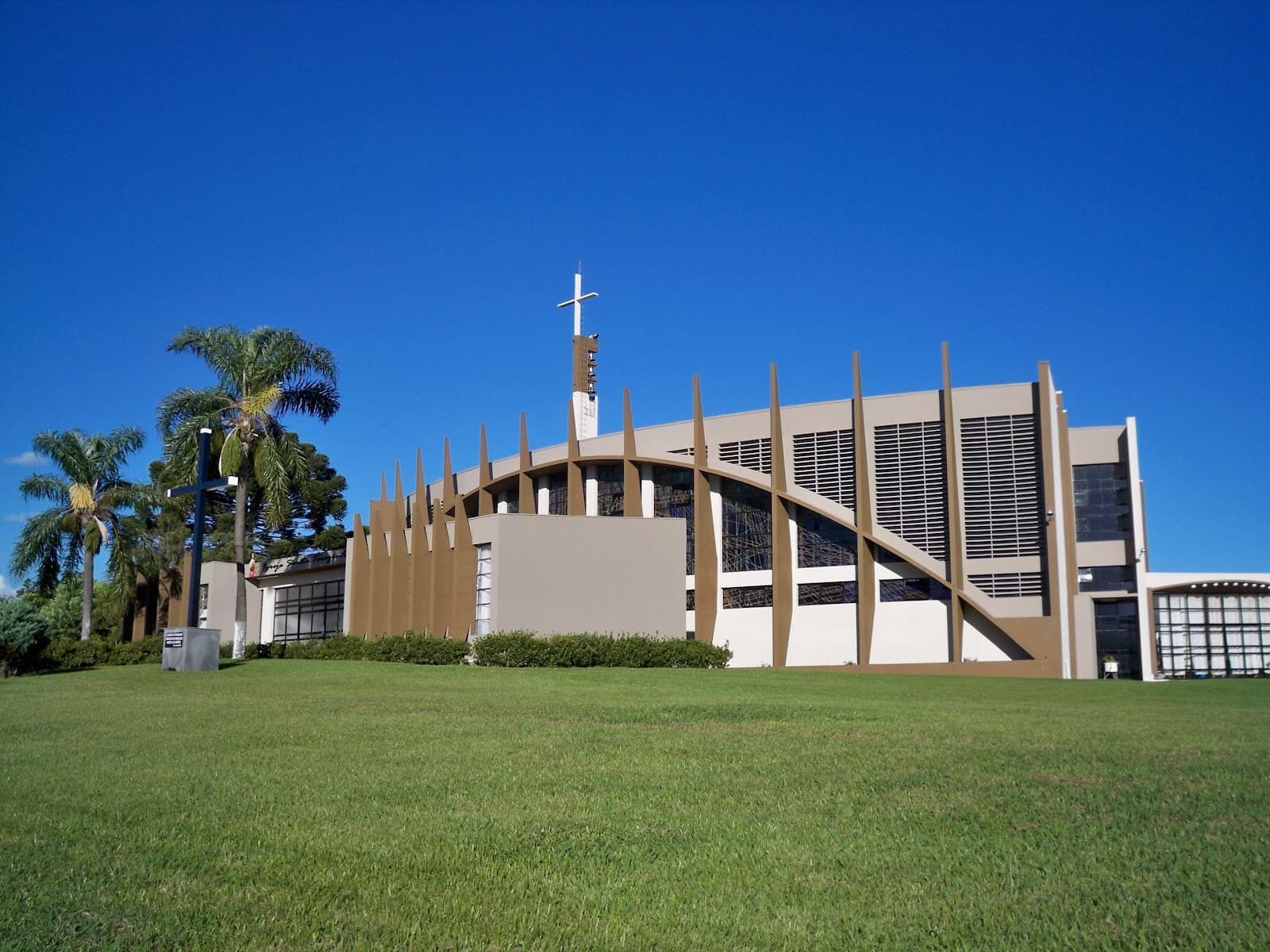 Santuário Santa Terezinha do Menino Jesus - Image 1
