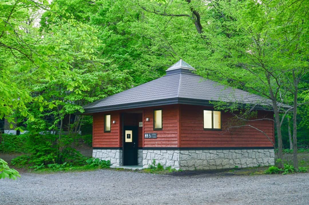 Cozy Cabins & Camping Spots