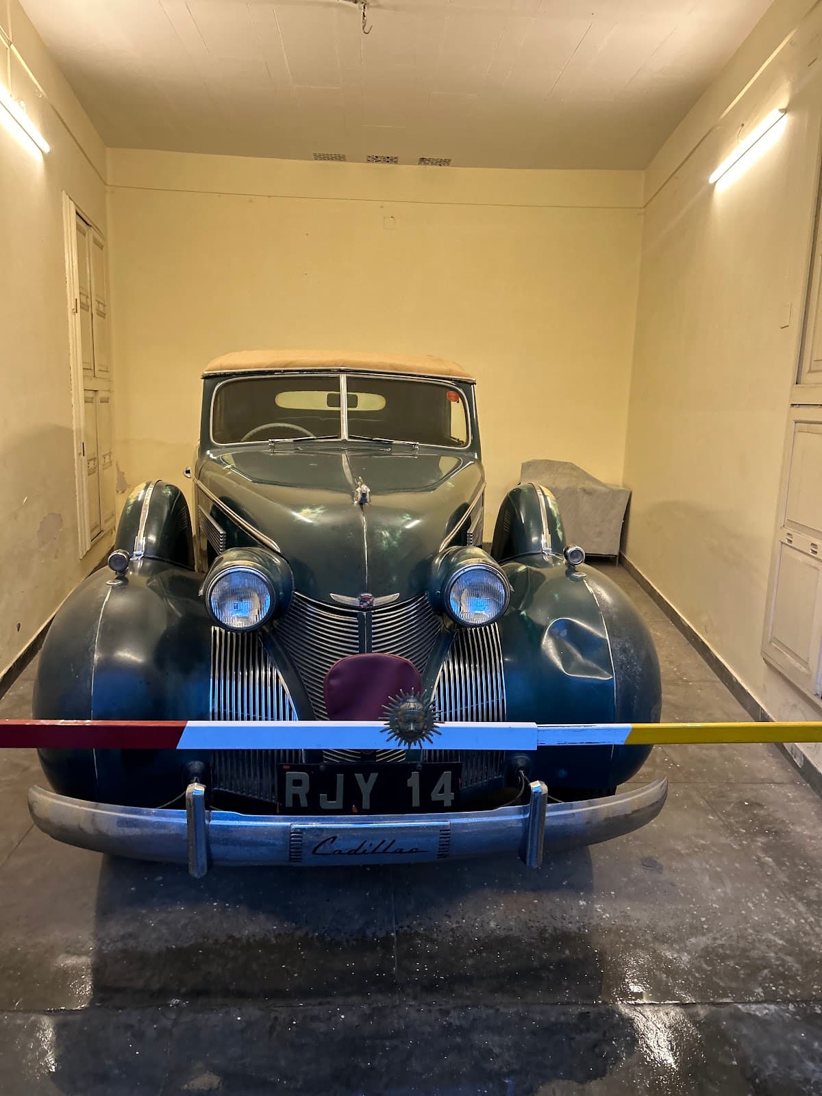 Vintage and Classic Car Museum - Image 1